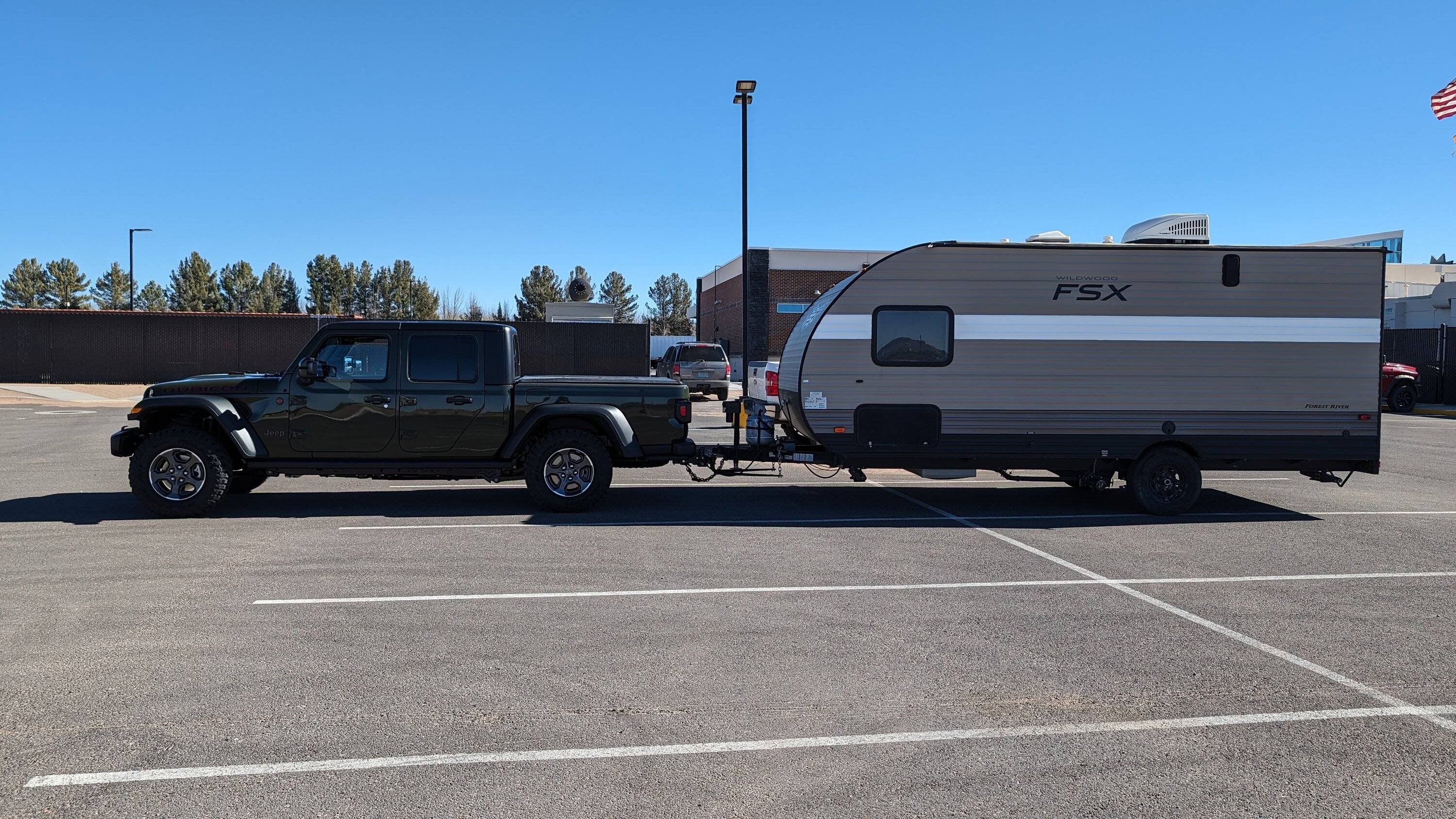 Jeep Gladiator Gladiator is crap for towing PXL_20240113_190525590