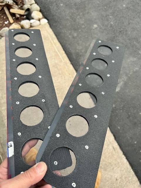 Jeep Gladiator Window Screen - rear doors vents clean u