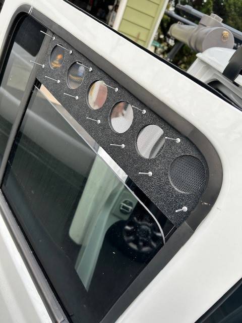 Jeep Gladiator Window Screen - rear doors vents hole aleinment