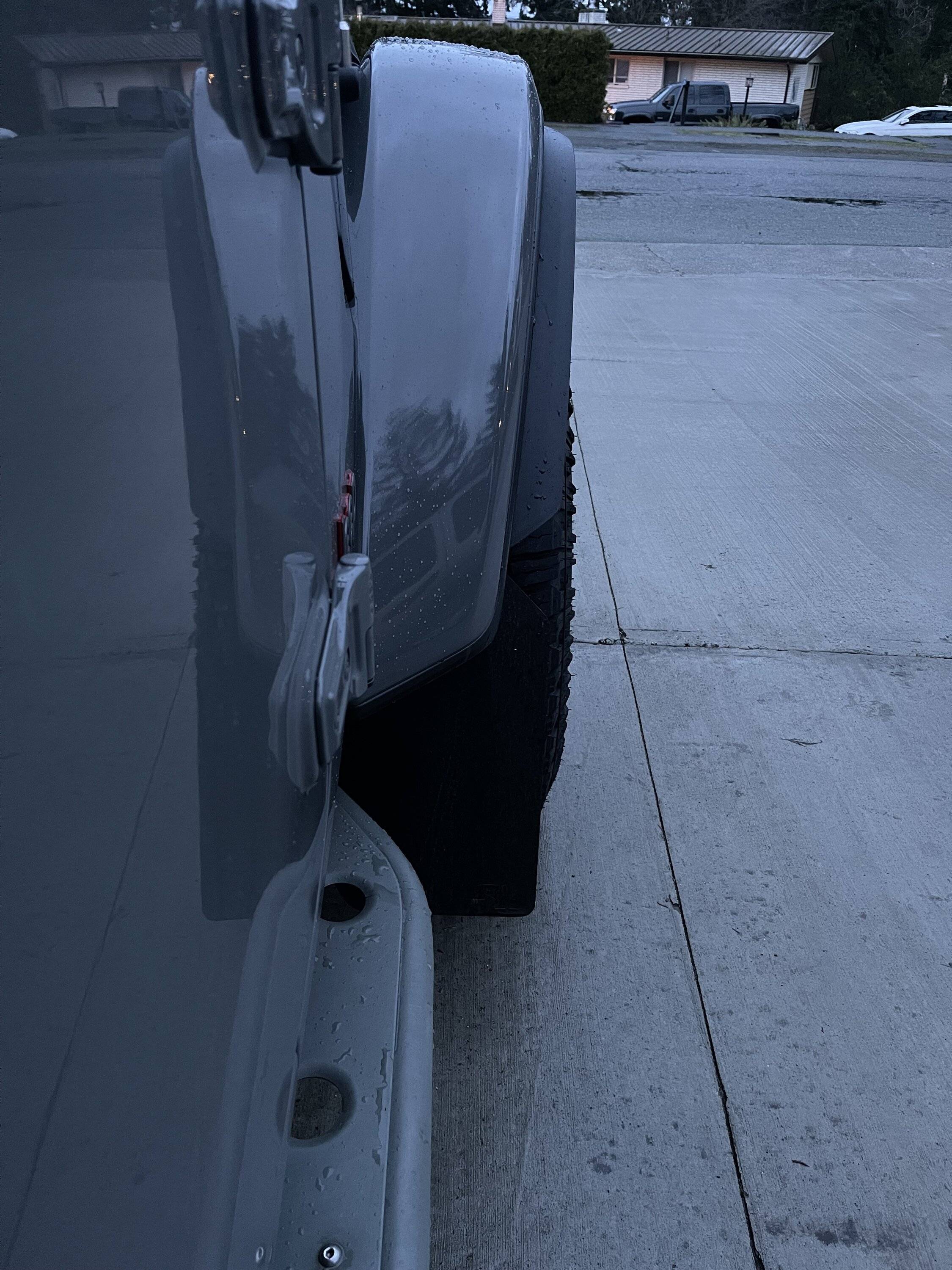 Jeep Gladiator Front mud flaps for Rubicon - show me what you have IMG_3208