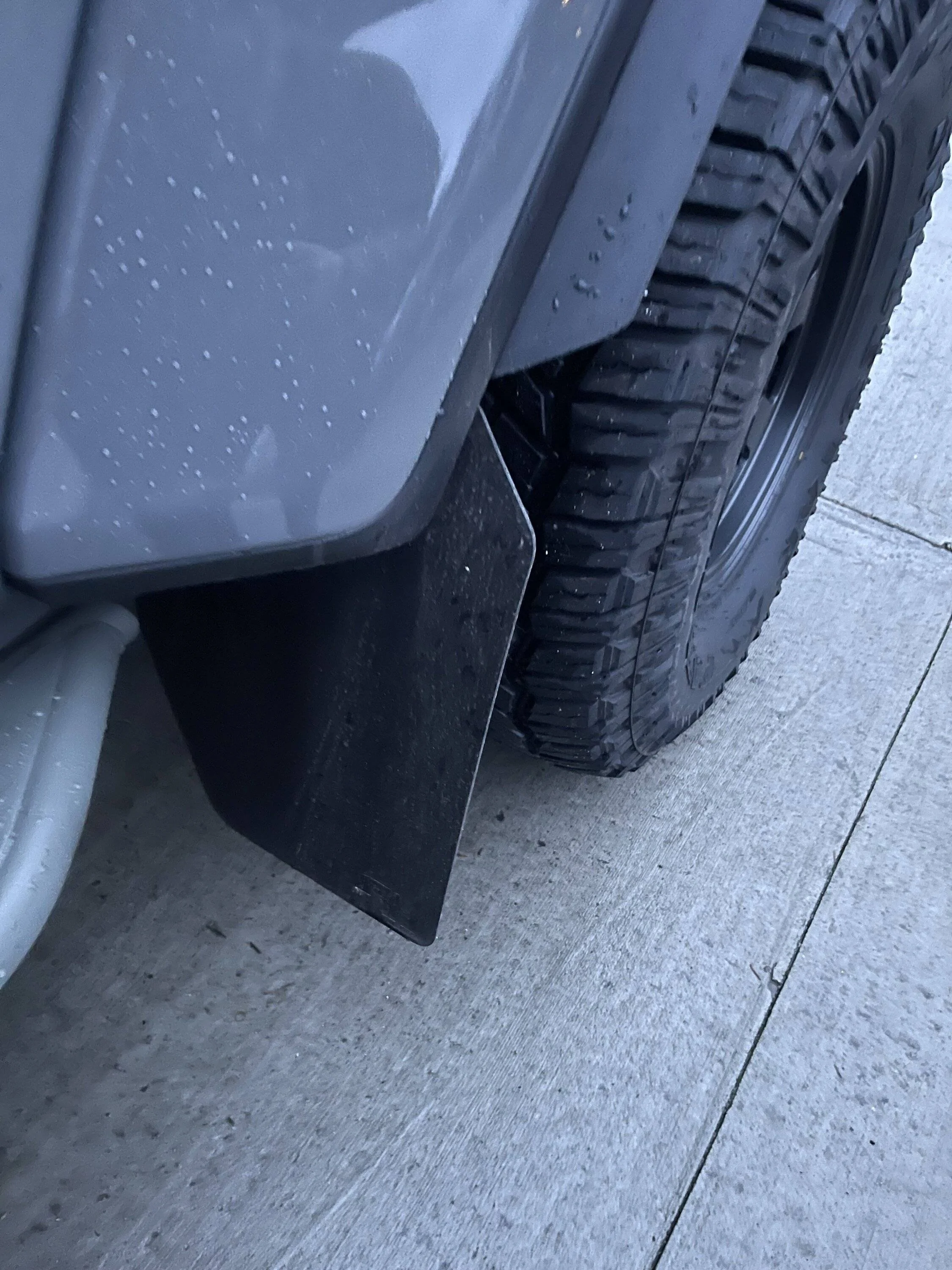 Jeep Gladiator Front mud flaps for Rubicon - show me what you have IMG_3210