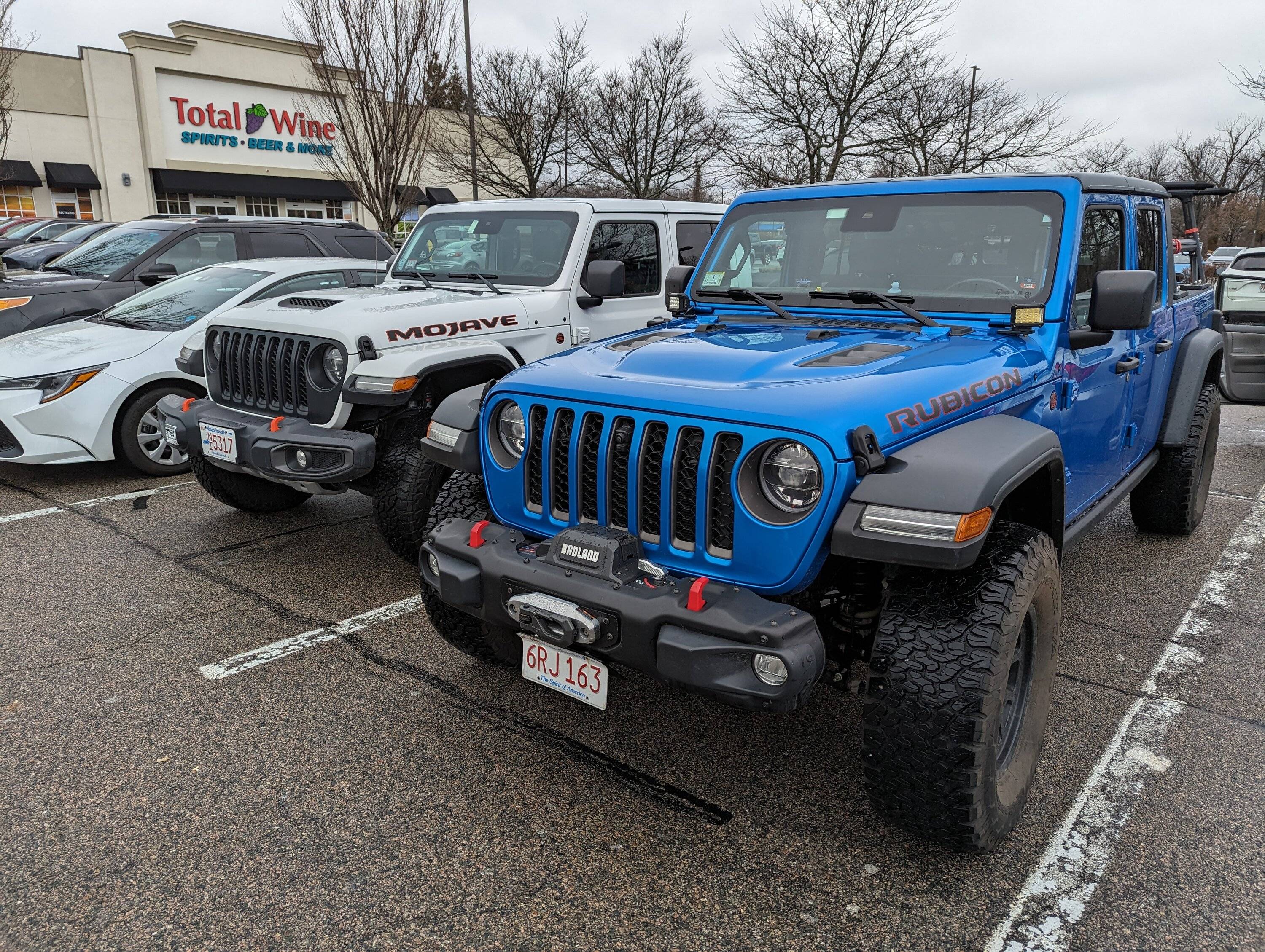 Jeep Gladiator Jeeps Parking Next To Jeeps PXL_20240127_160451284
