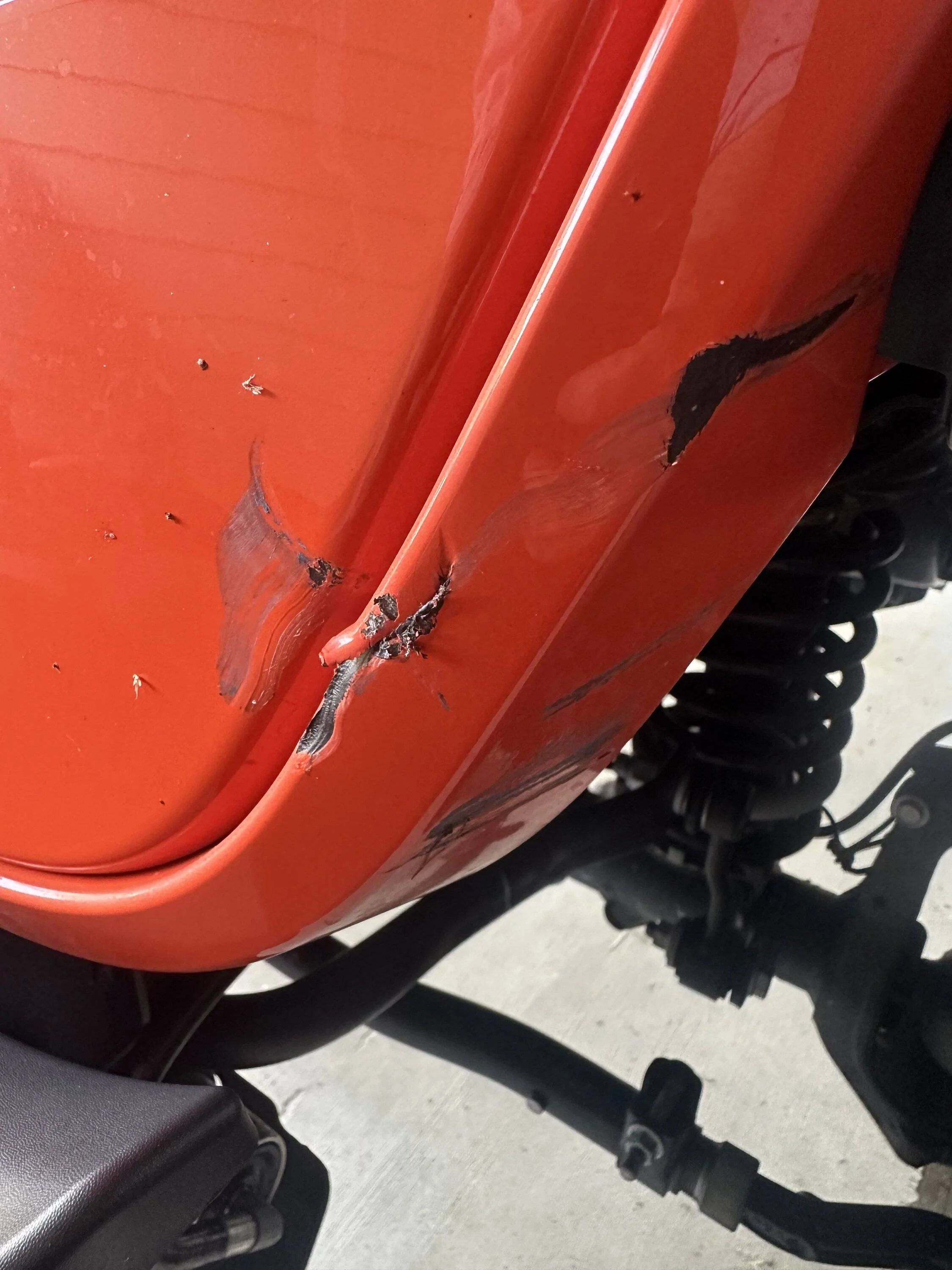 Jeep Gladiator So this happened now need replacement grill BF51255E-18C2-45FB-917D-6831B44C6C17