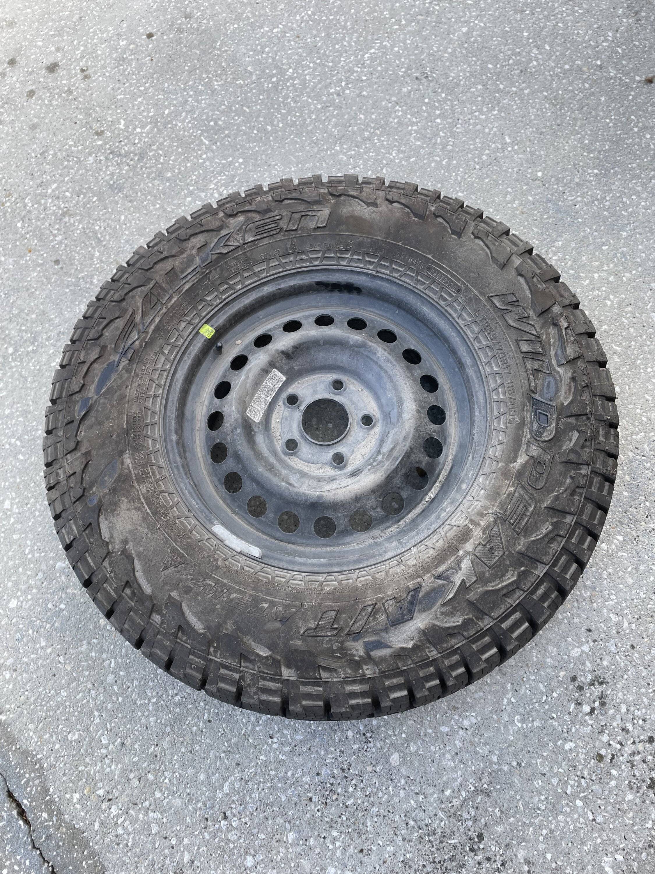 Jeep Gladiator Rubicon “premium” option wheels and falken AT tires - Orlando IMG_1370