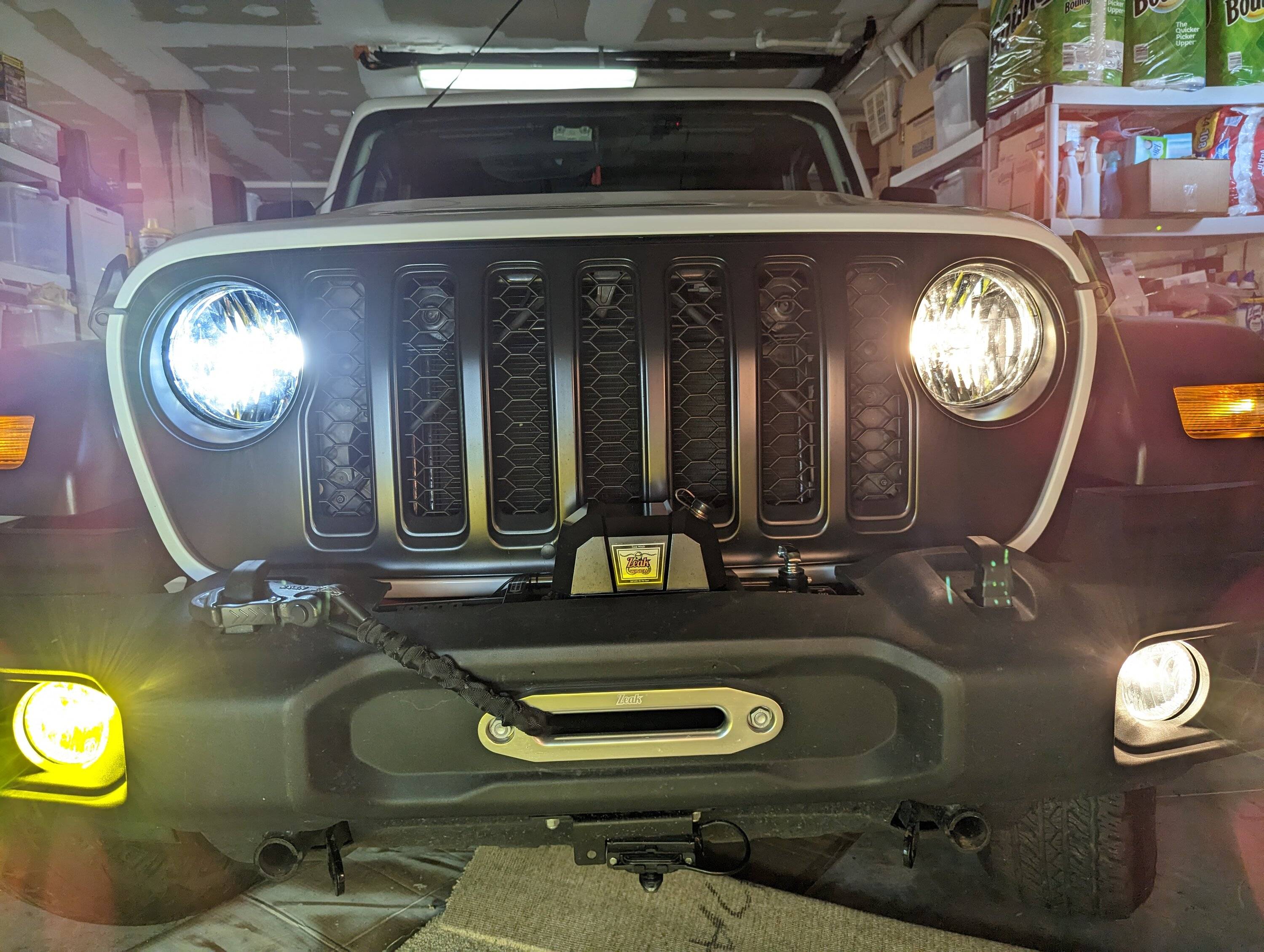Jeep Gladiator Halogen Headlight upgrade bulbs PXL_20230304_203918958