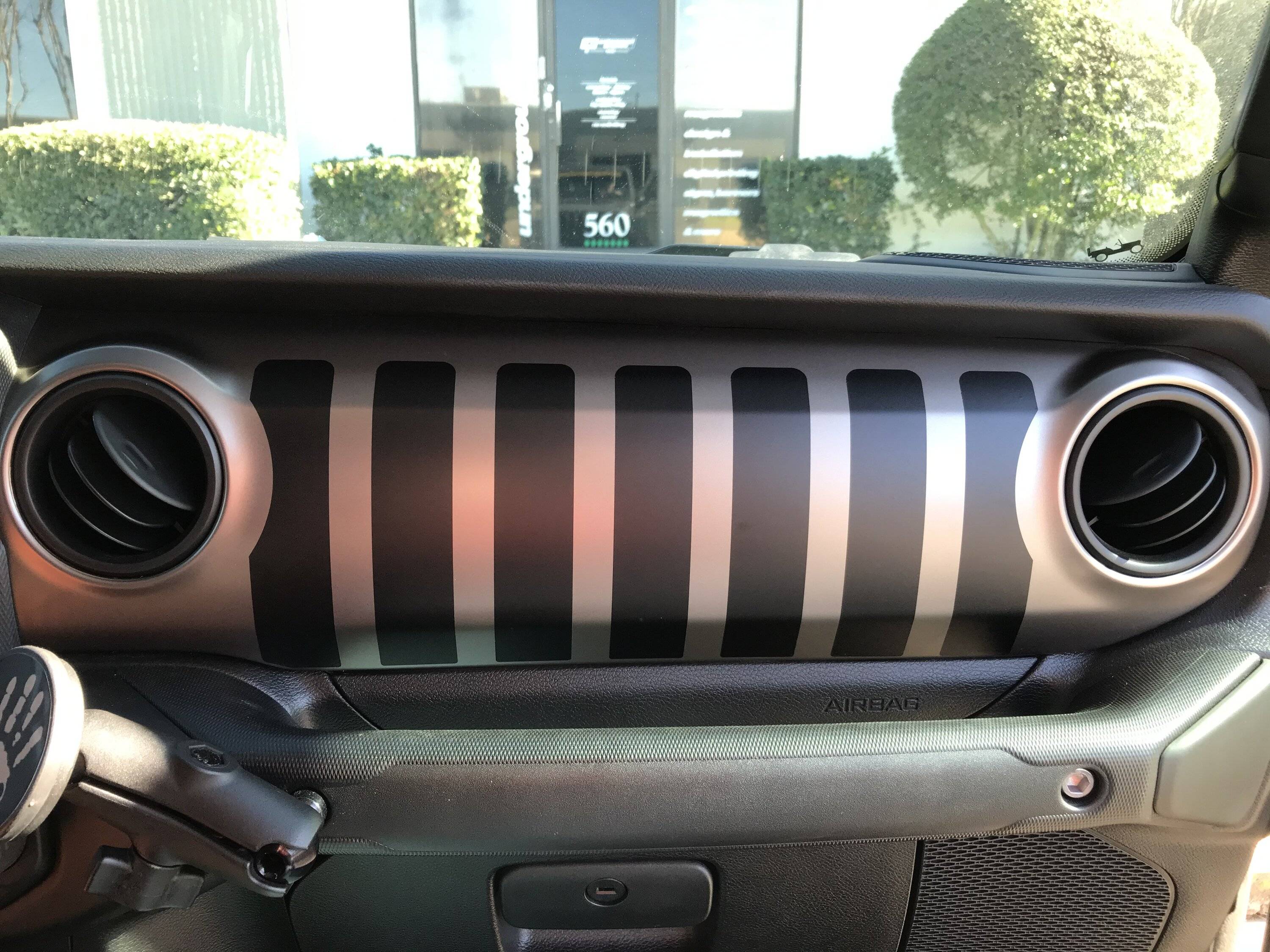 dash grill 01.JPG