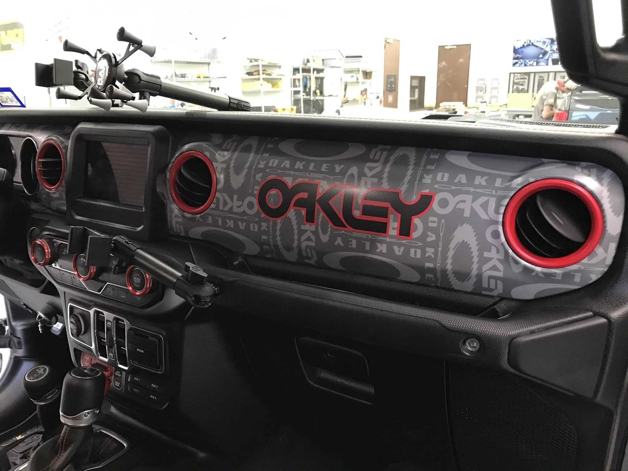 dash wrap oakley 05.webp