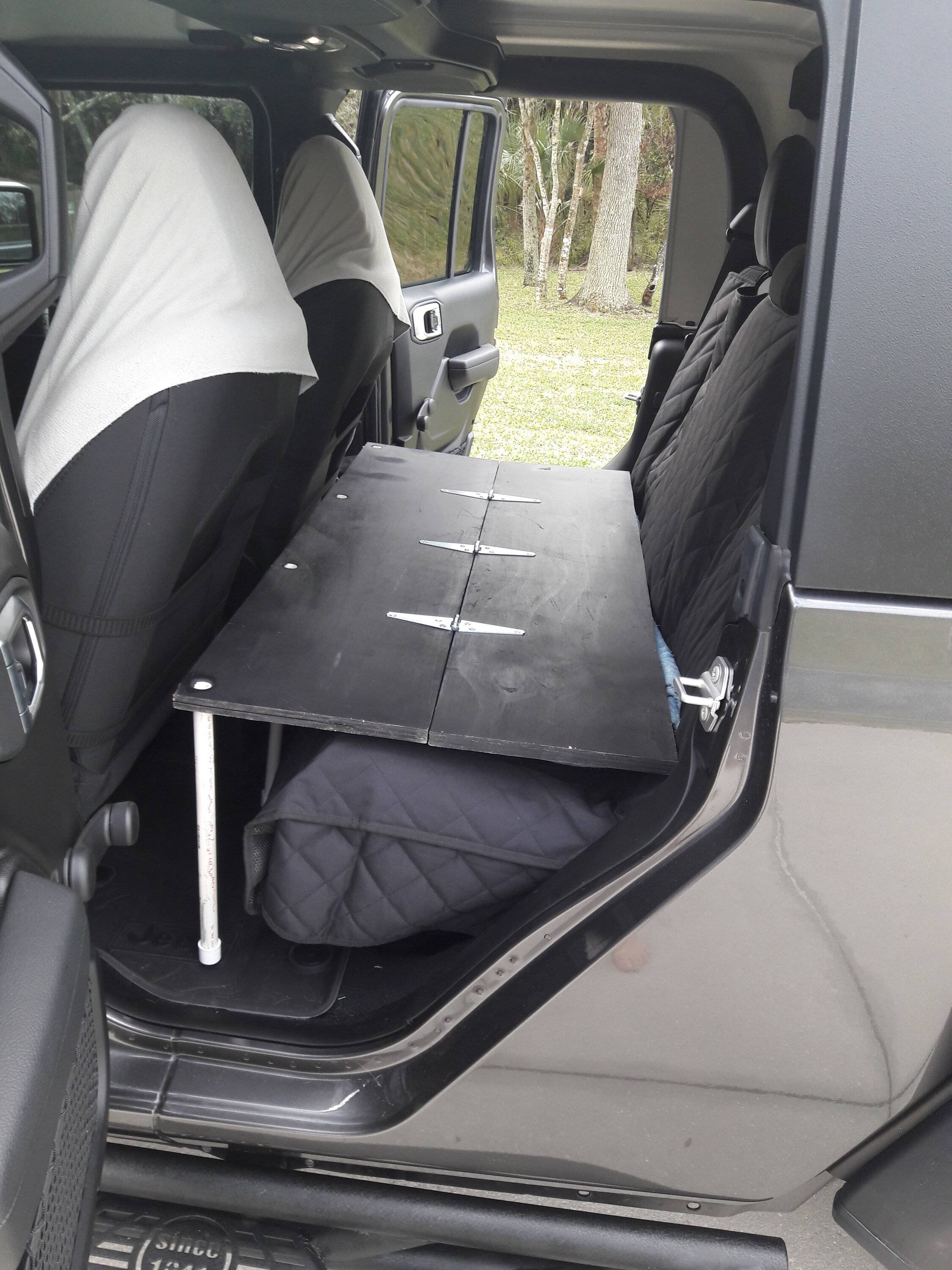 Jeep Gladiator Recommendations for rear seat dog bed/seat cover? Pet platform 1