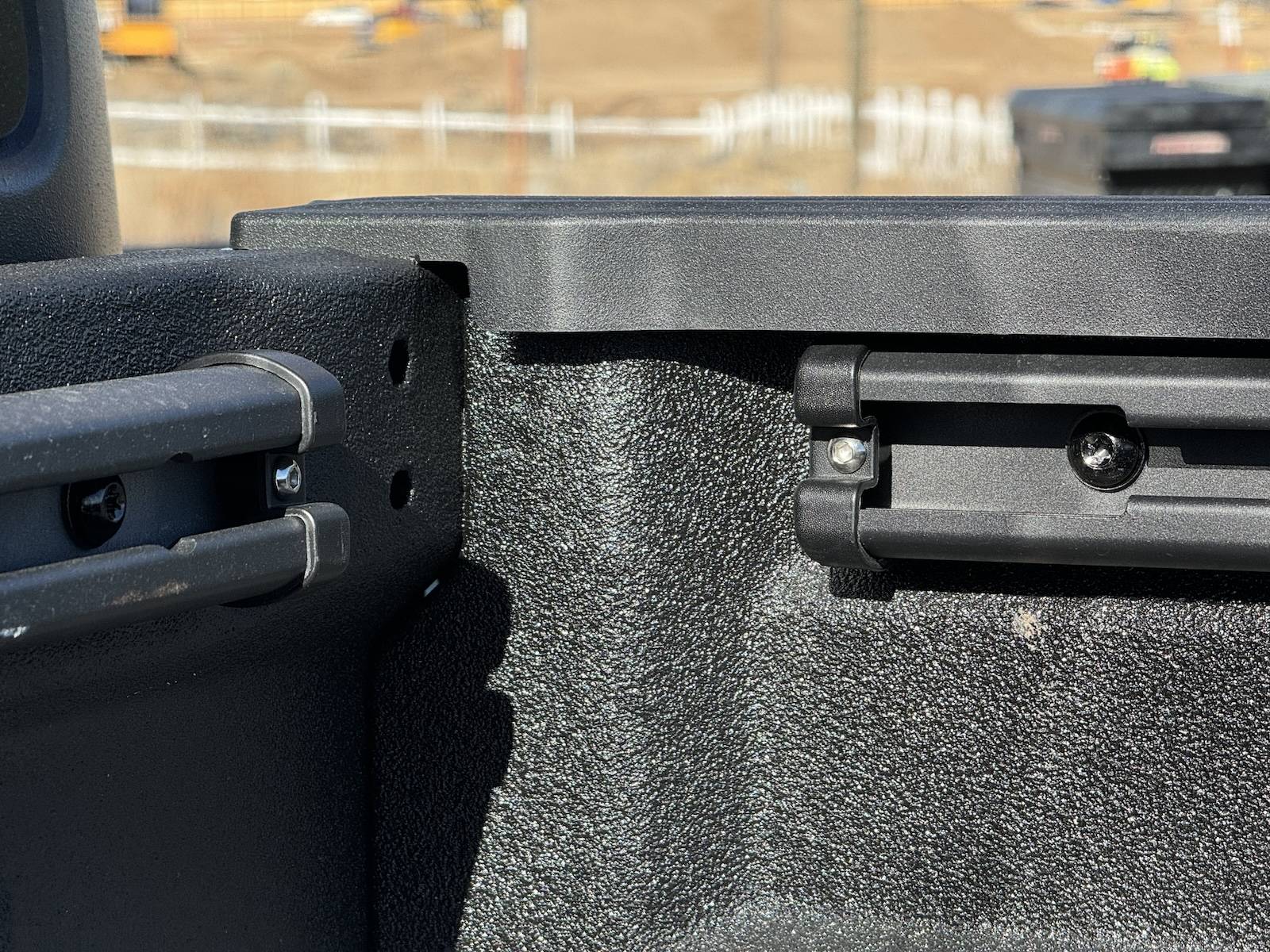 Jeep Gladiator Amazon "Trail Rail" kit -- is it defective or is it my JT? 2024-01-29 13-35-53