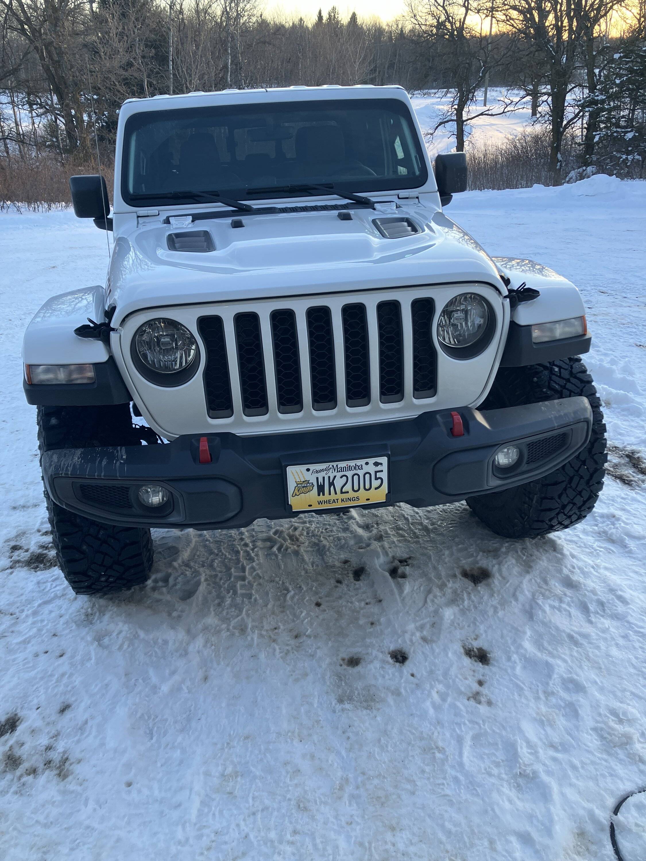 Jeep Gladiator New 23 White JTRD owner IMG_2749