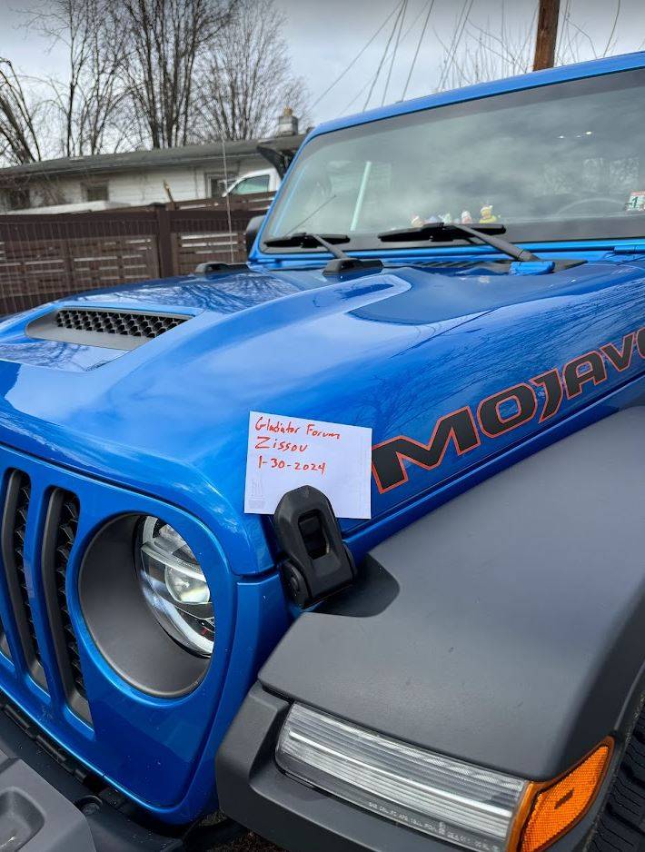 Jeep Gladiator 2022 Mojave Manual with 10k miles Capture.JPG