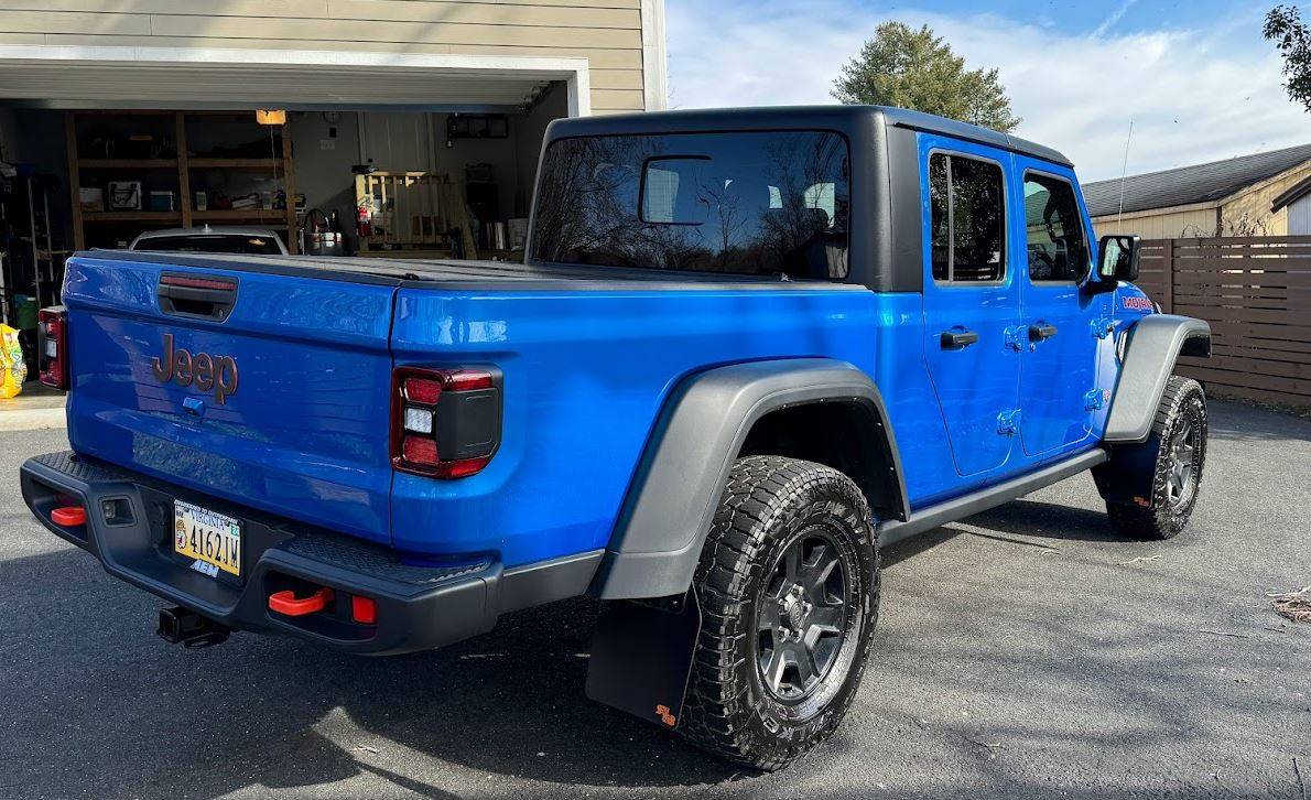 Jeep Gladiator 2022 Mojave Manual with 10k miles Capture3.JPG