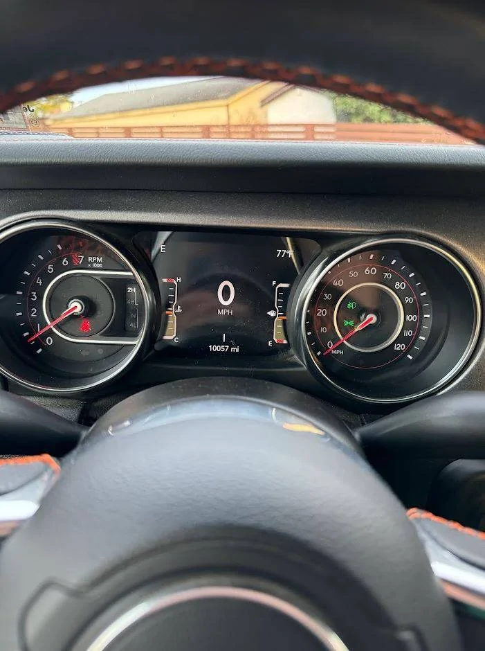 Jeep Gladiator 2022 Mojave Manual with 10k miles Capture8