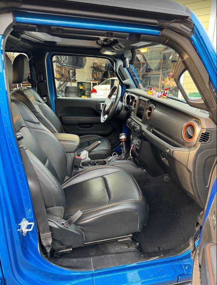Jeep Gladiator 2022 Mojave Manual with 10k miles Capture12.JPG
