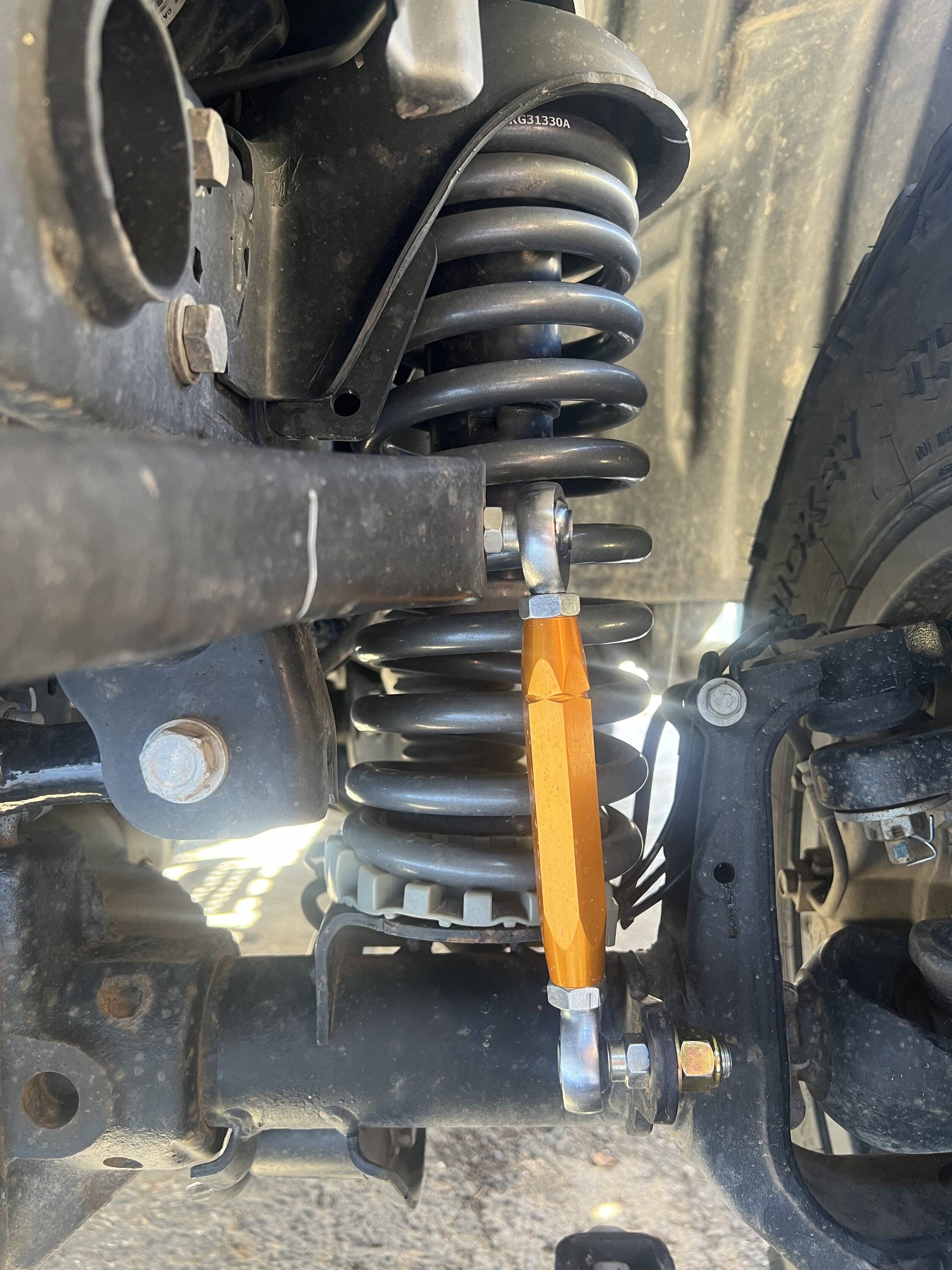 Jeep Gladiator EVO MFG sway bar end links front angle.JPG