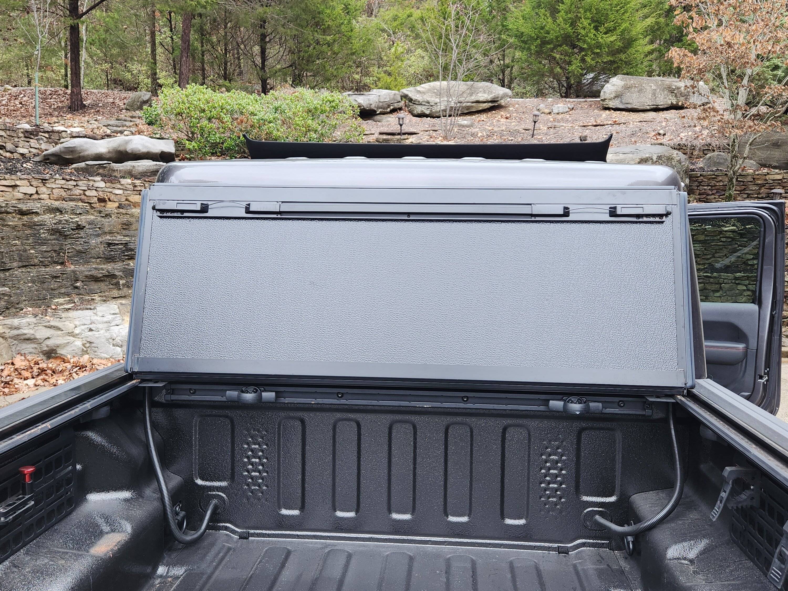 Jeep Gladiator Jeep Gladiator Mopar (OEM) Hard Tri-Fold Tonneau Cover 20231209_101637
