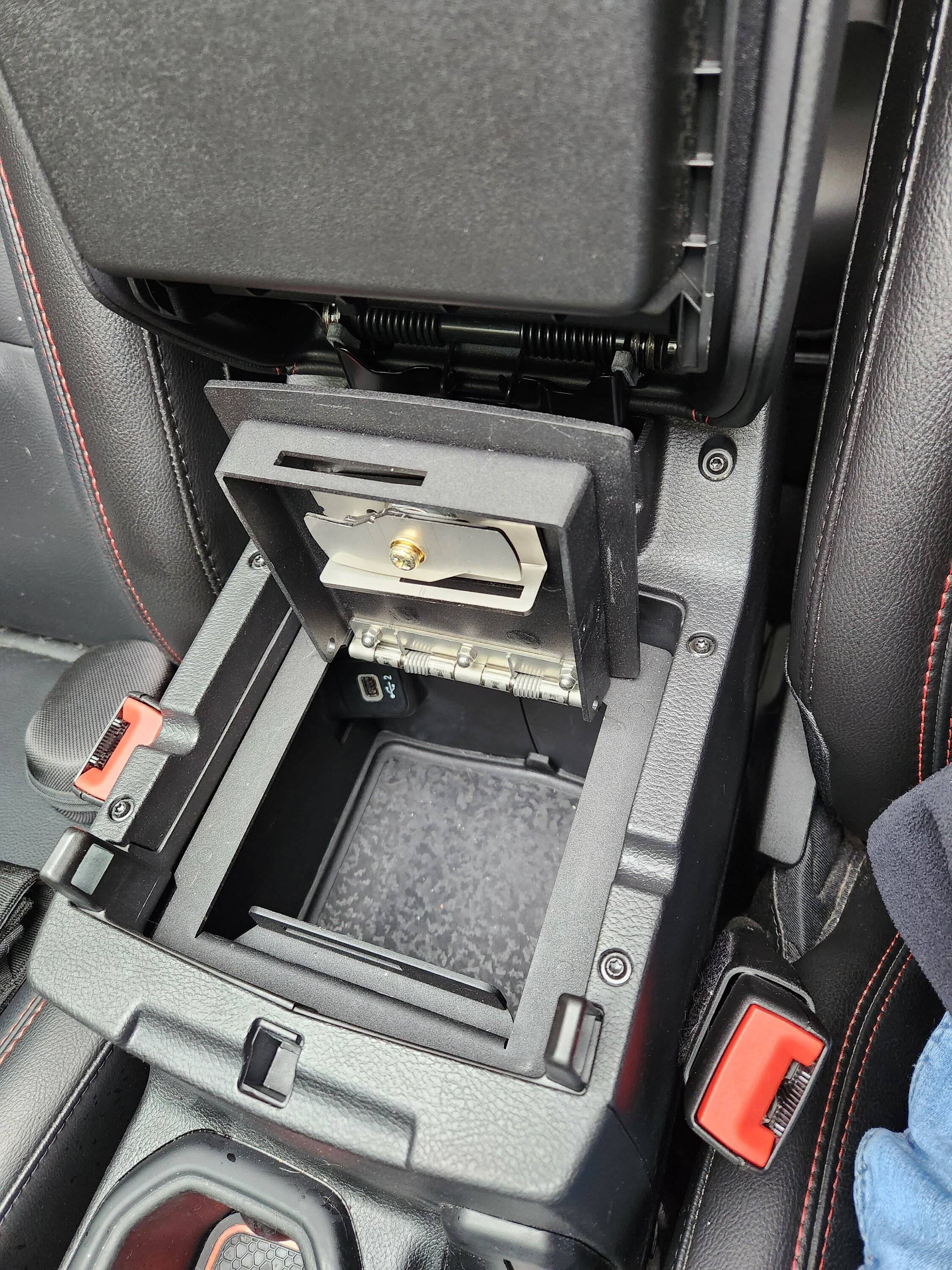Jeep Gladiator Lock'er Down EXxtreme Console Safe for Jeep Wrangler and Gladiator 20231209_100839