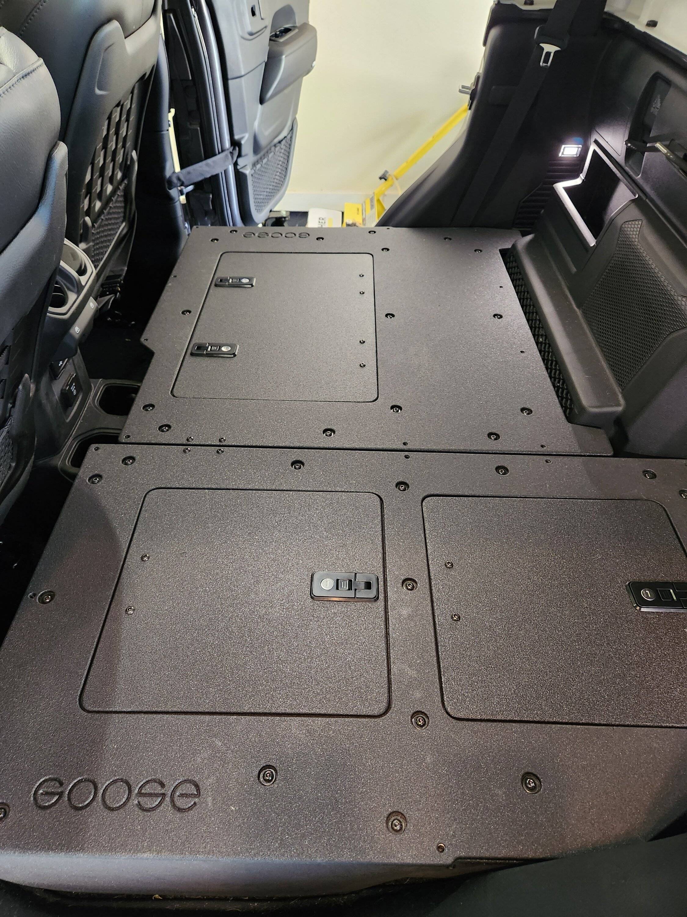 Jeep Gladiator Goose Gear Jeep Gladiator (2019) - Present Second Row Seat Delete Platform (High) 20231208_104632