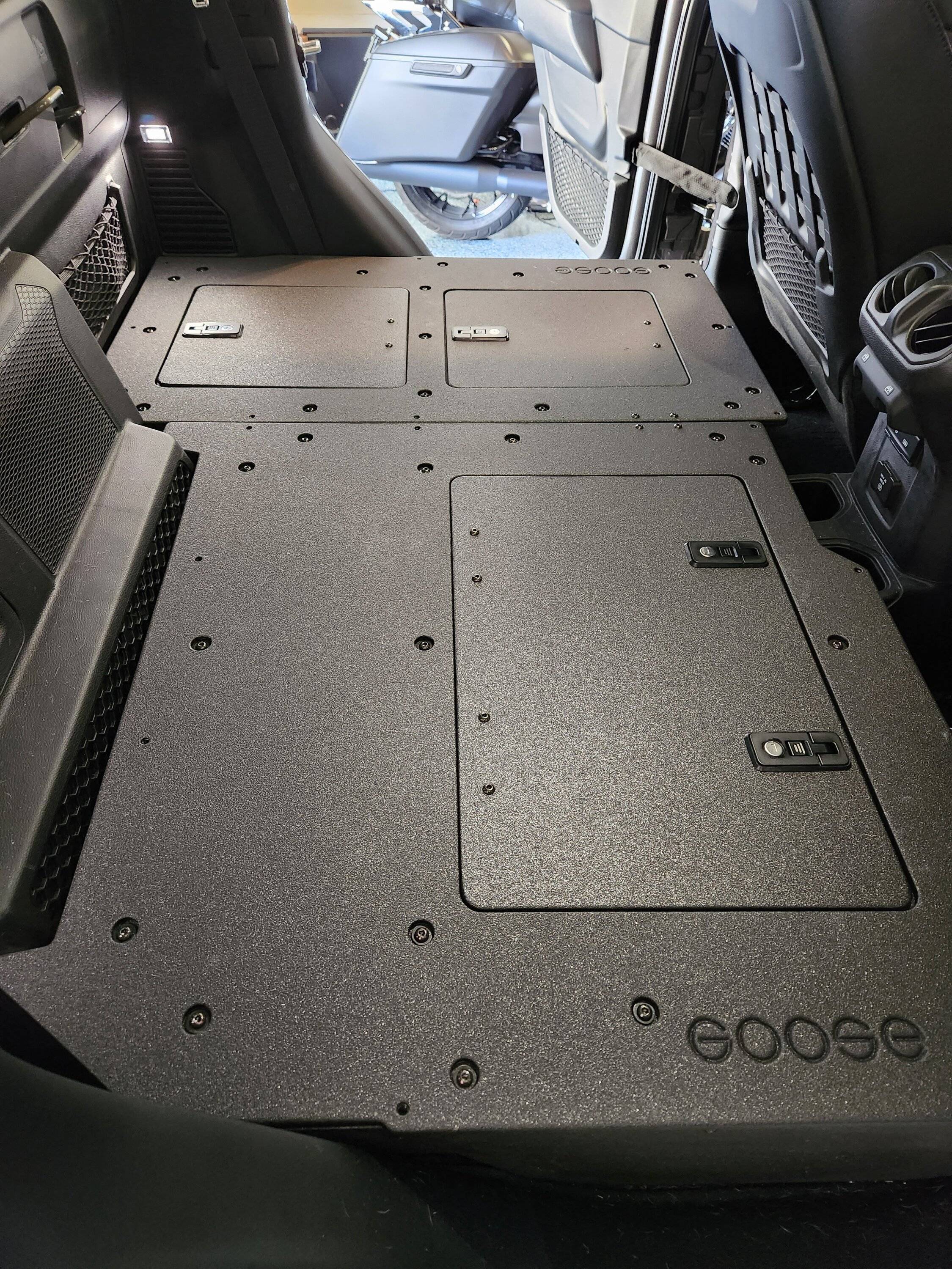 Jeep Gladiator Goose Gear Jeep Gladiator (2019) - Present Second Row Seat Delete Platform (High) 20231208_104732