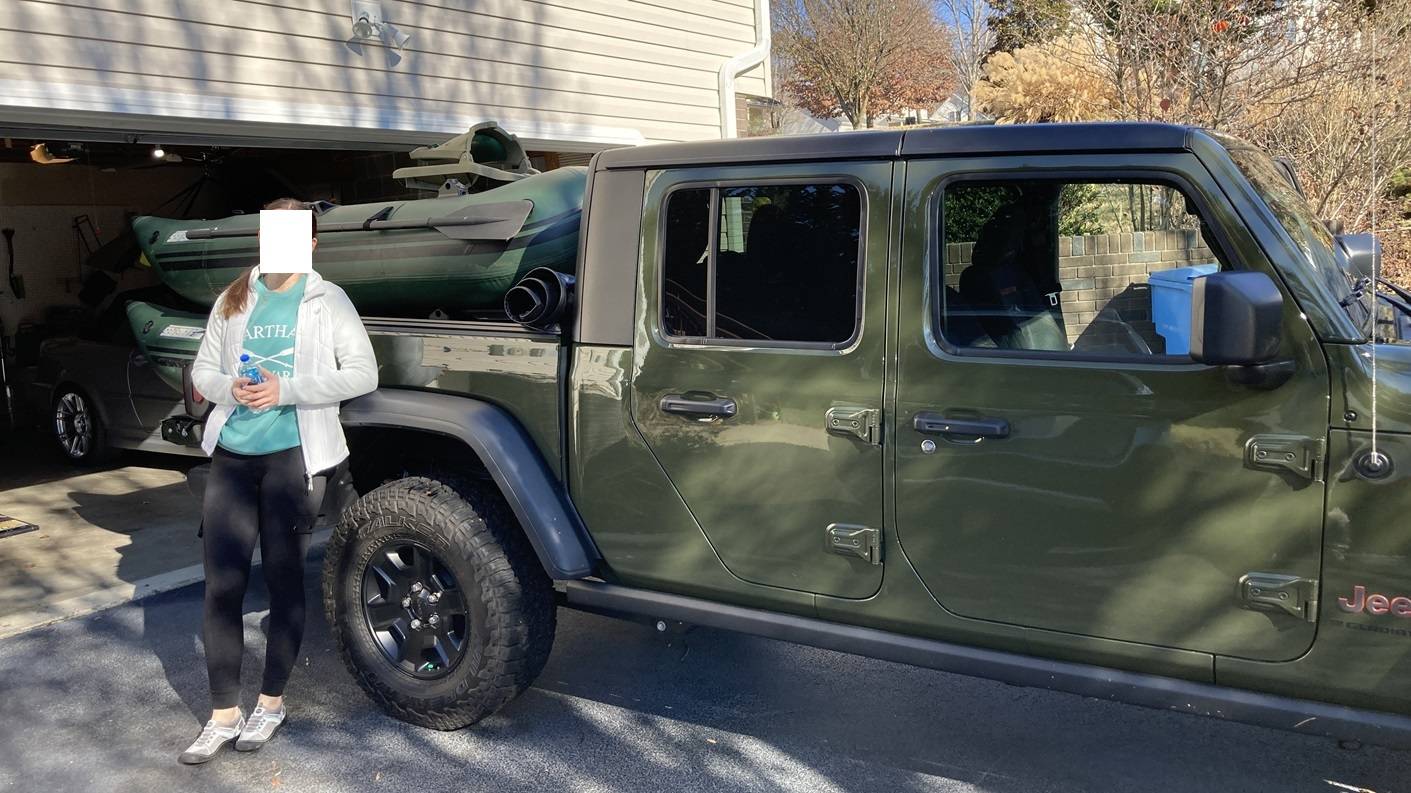 Jeep Gladiator Car and Driver: Would you rather? Gladiator vs GMC Canyon IMG_4604.JPG
