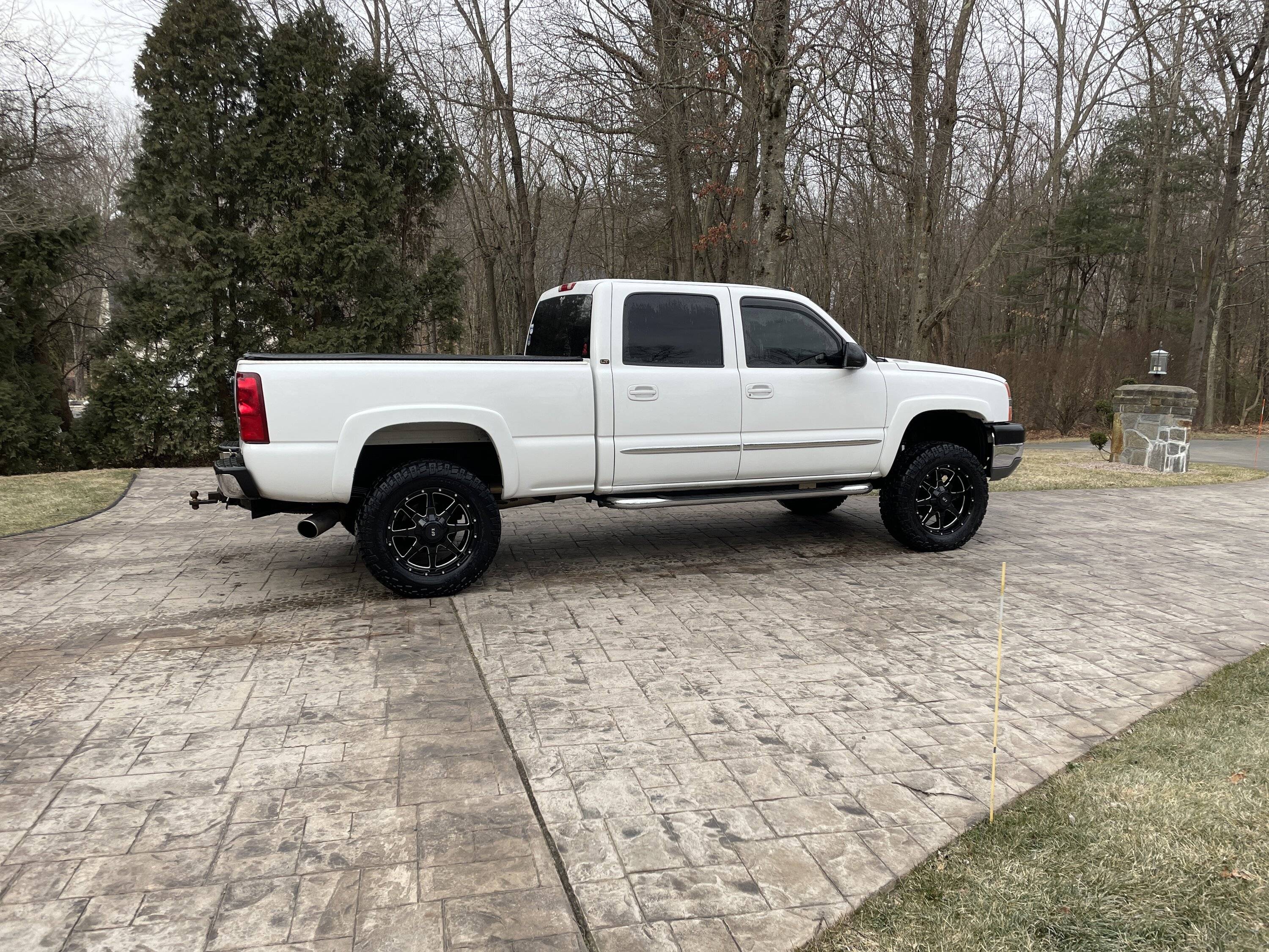 Jeep Gladiator Car and Driver: Would you rather? Gladiator vs GMC Canyon YDWA0740[1].JPG