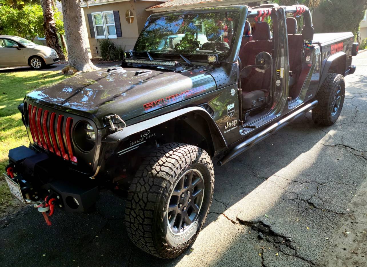 Jeep Gladiator Happy Fri-yay!!! Let's see those naked (JEEP) photos! **Admin Warning: No Nudity allowed** IMG_0437