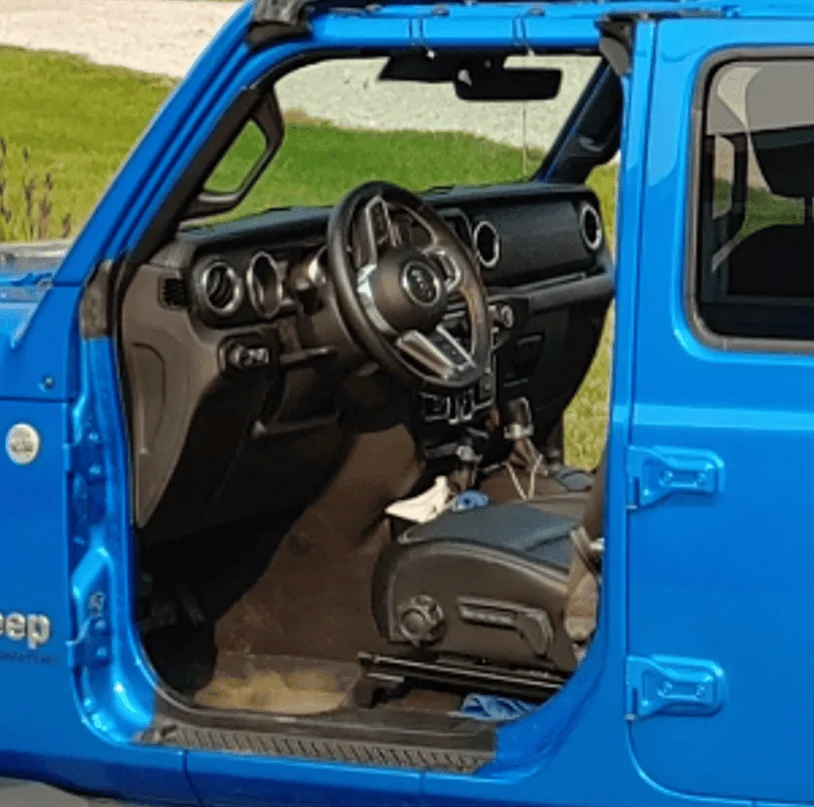 Jeep Gladiator Bypass / Override the Auto Park Function With Doors Off (22 Gladiator) interior