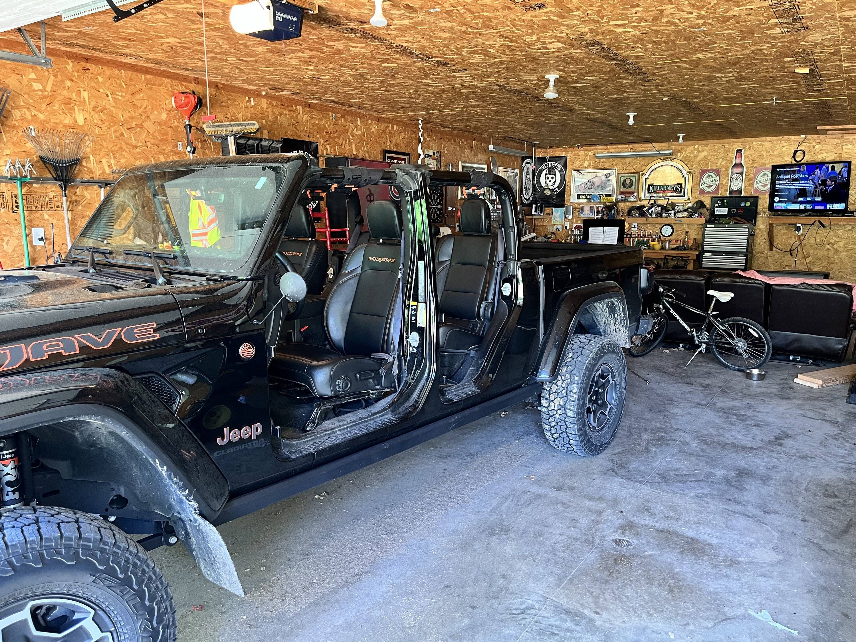 Jeep Gladiator Happy Fri-yay!!! Let's see those naked (JEEP) photos! **Admin Warning: No Nudity allowed** IMG_0305