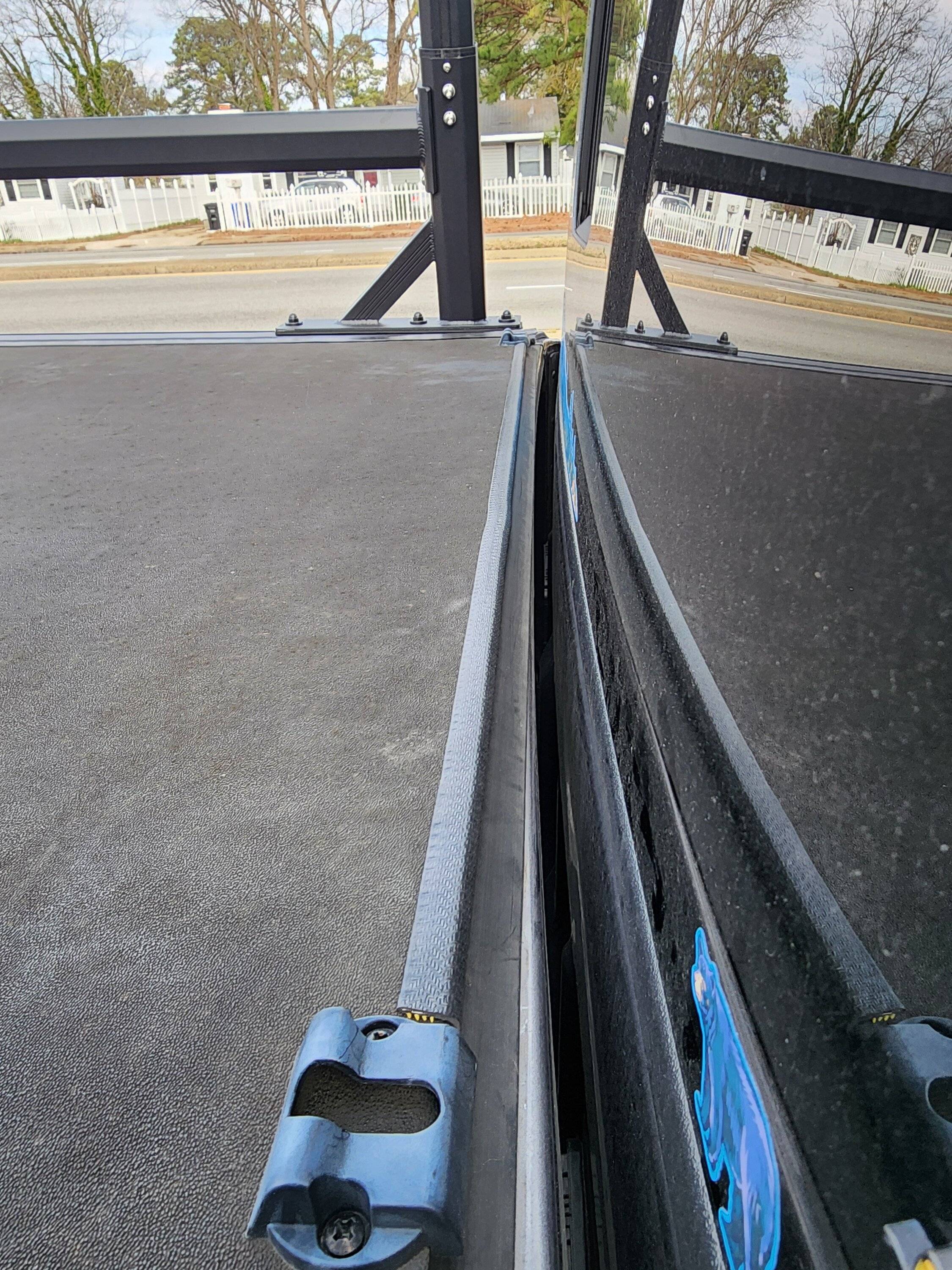 Jeep Gladiator Roof Rack with BAKFlip MX4 Tonneau Cover 20240202_115020