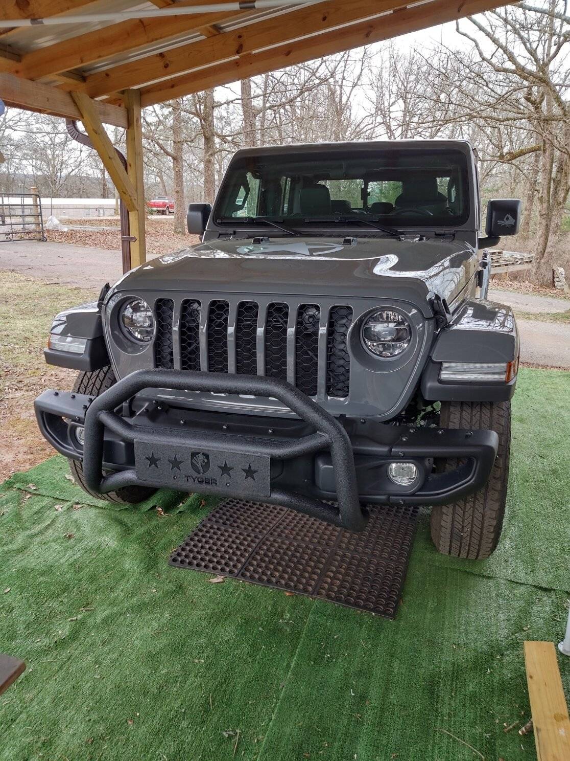 Jeep Gladiator Bull Bar in a Mojave bullbar2