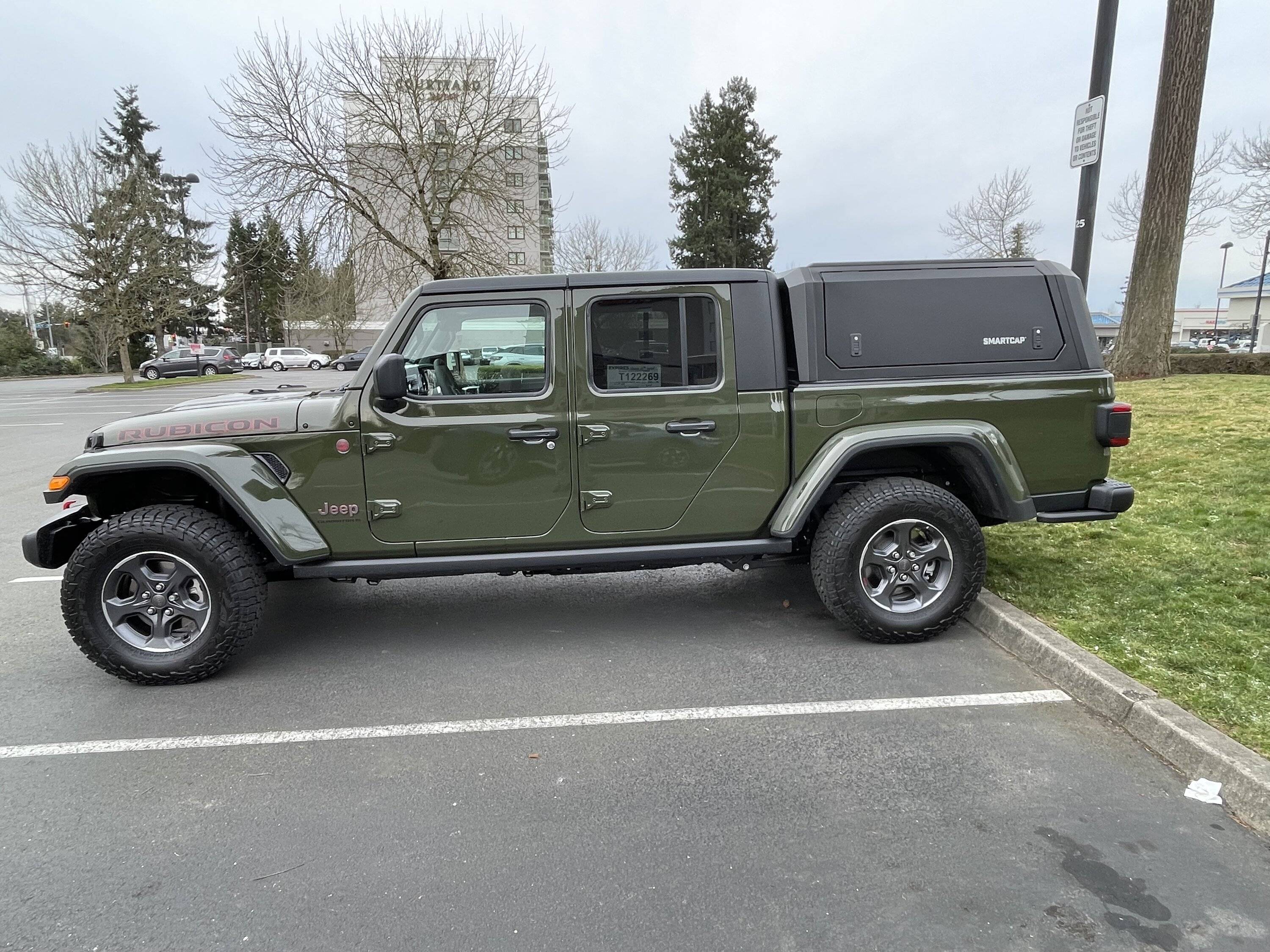 Jeep Gladiator No more sarge green 18DD3BAA-A146-4602-B2F2-252235985695
