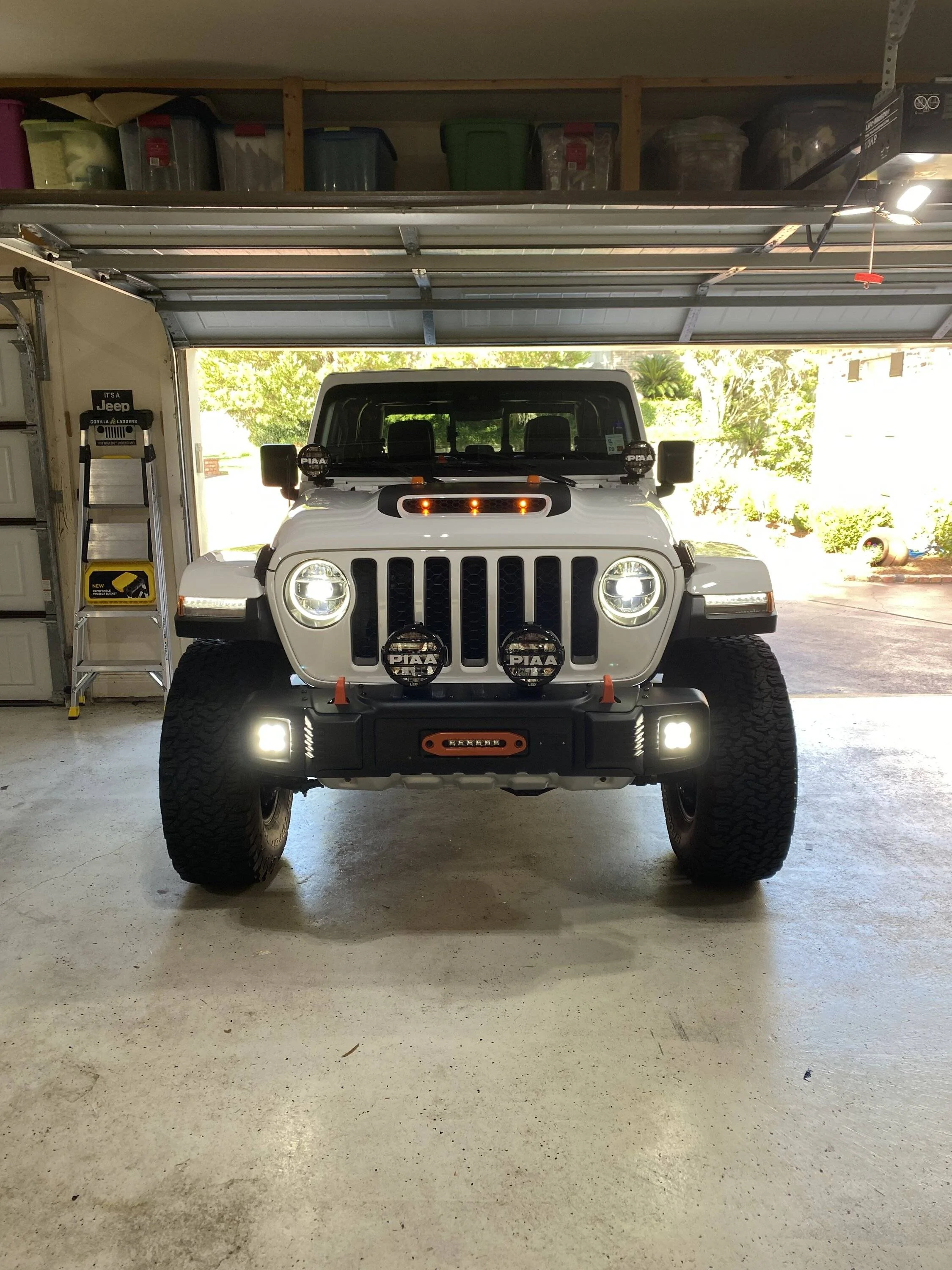 Jeep Gladiator Diode Dynamics SS3 pro vs max IMG_4999