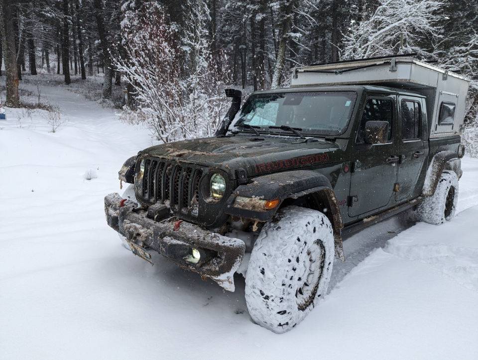 Jeep Gladiator Happy Wednesday!!! Let's see those ? Ice/ Sn❄w photos!!! mud-snow