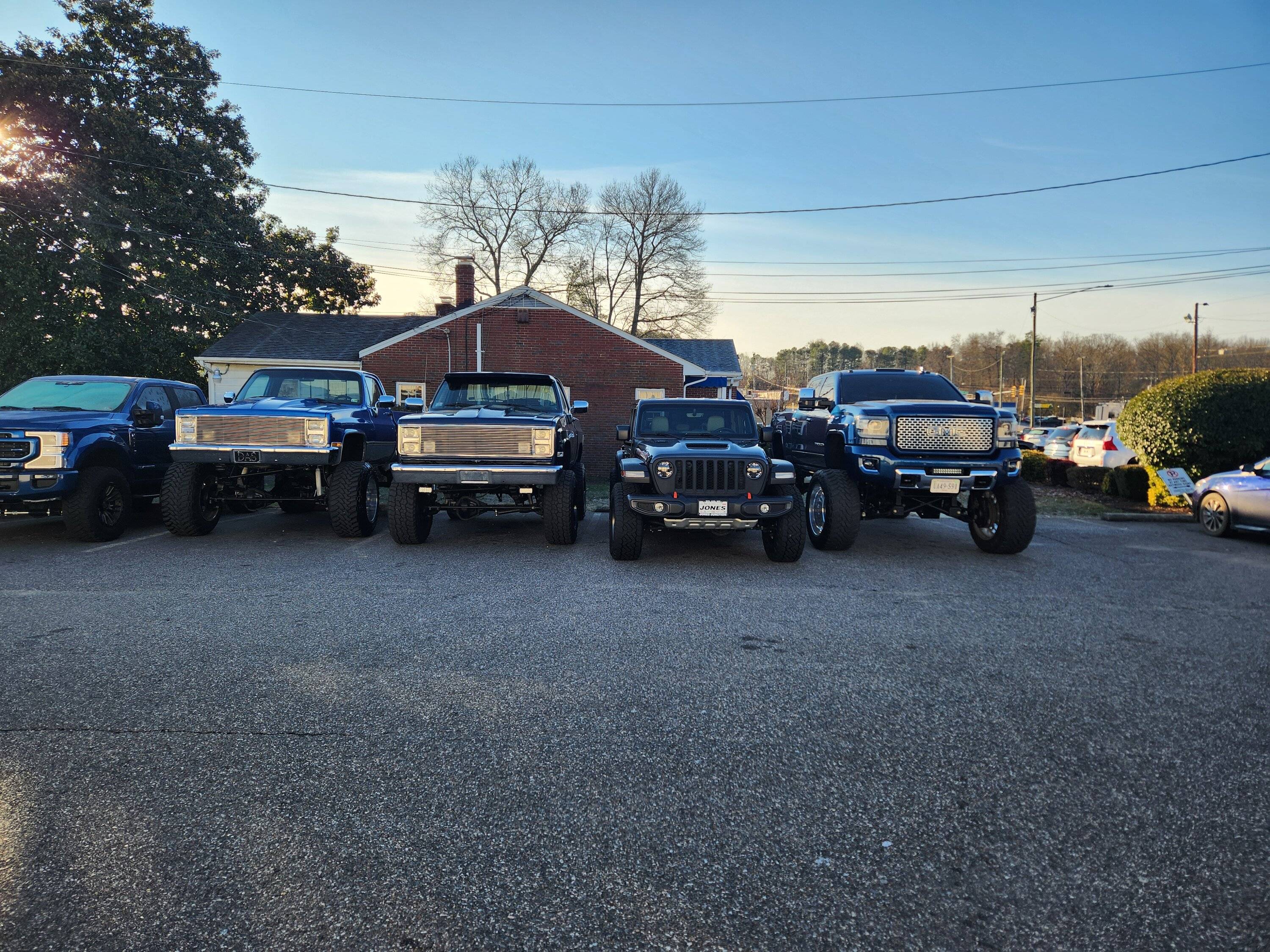 Jeep Gladiator Jeeps Parking Next To Jeeps bigboys