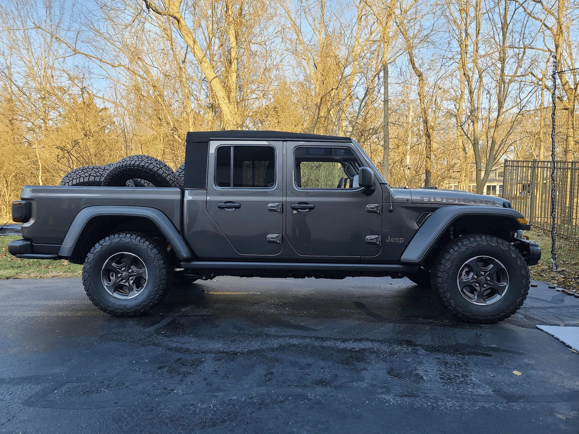 Jeep Gladiator What size tires/lift are on this Gladiator? 1707404774399