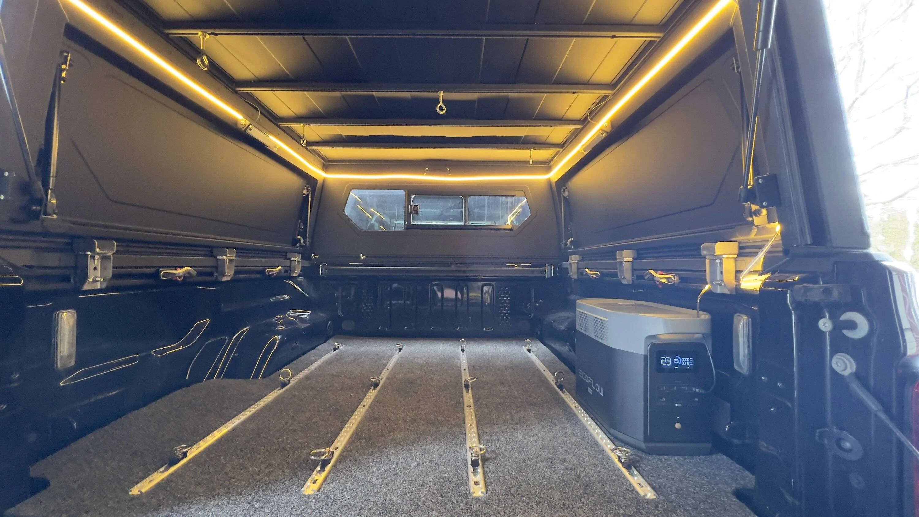 Jeep Gladiator Alu-Cab Contour Canopy Roll Call - not Camper IMG_7629