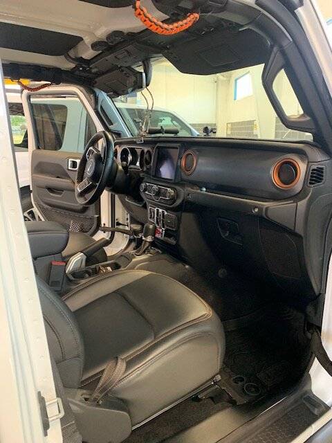 Jeep Gladiator 2022 Gladiator Mojave IMG_1090 (1)