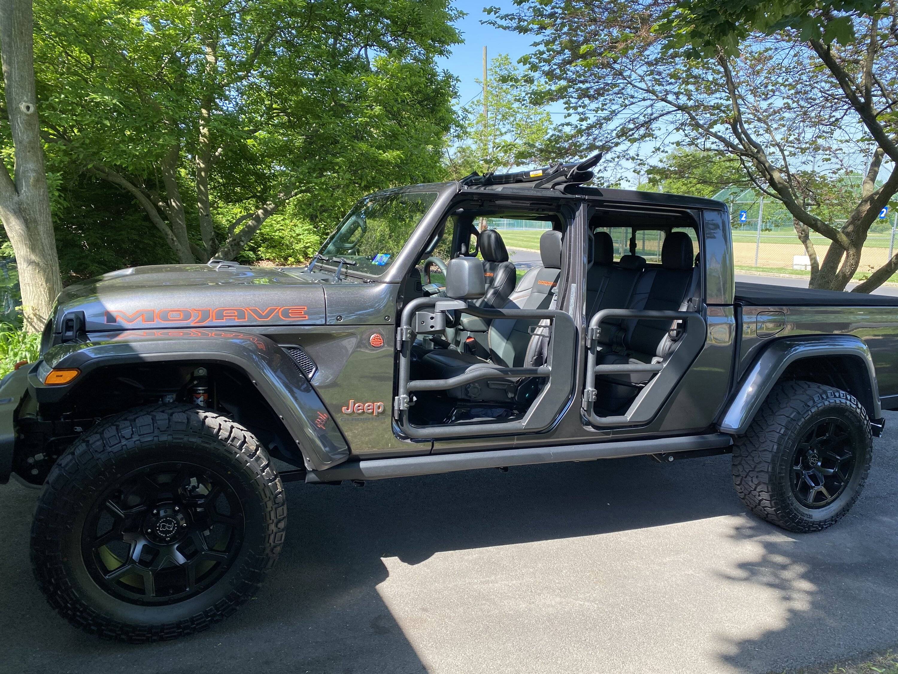 Jeep Gladiator Bestop Sunrider for Hardtop IMG_3645