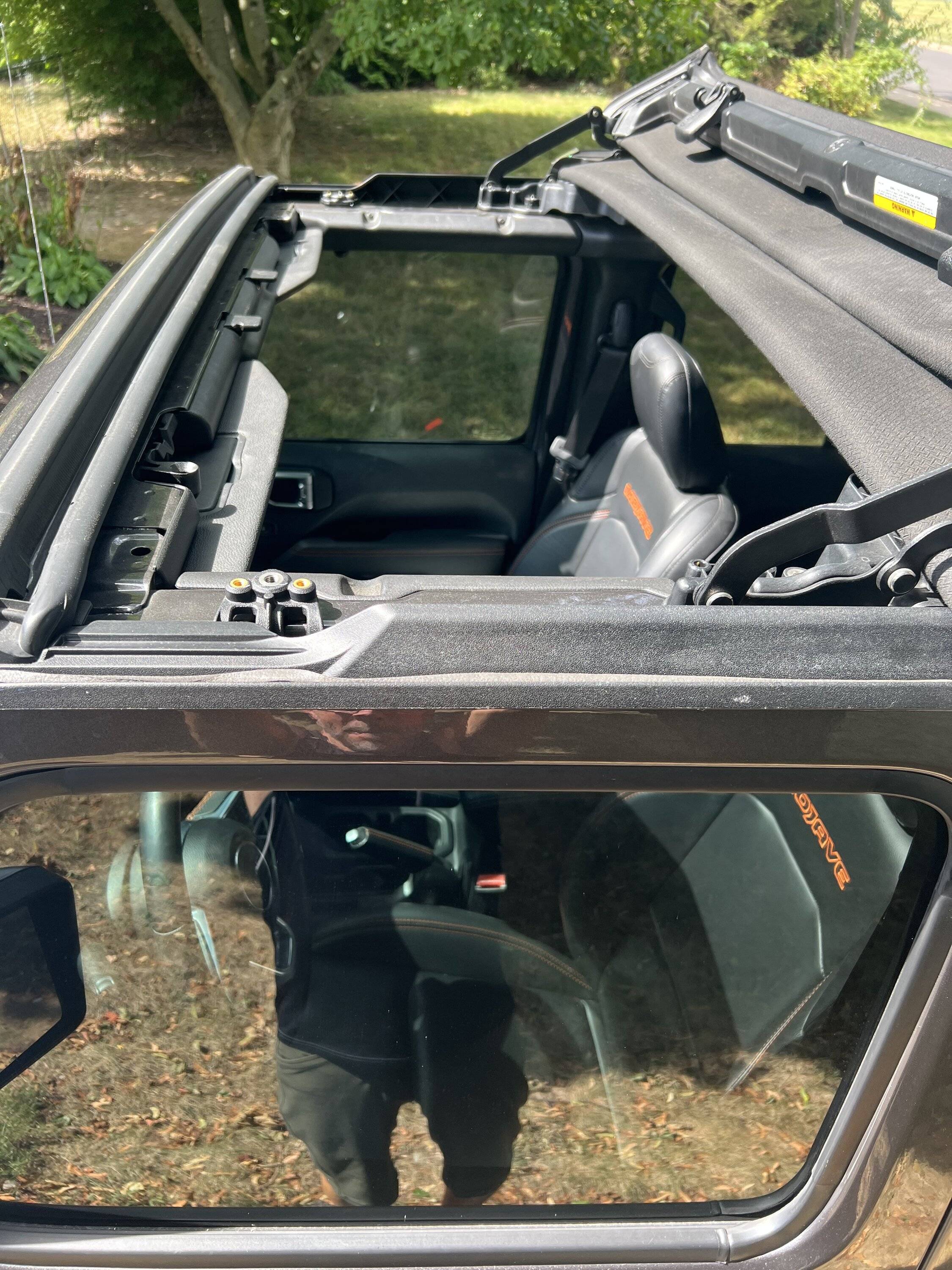 Jeep Gladiator Bestop Sunrider for Hardtop IMG_2258