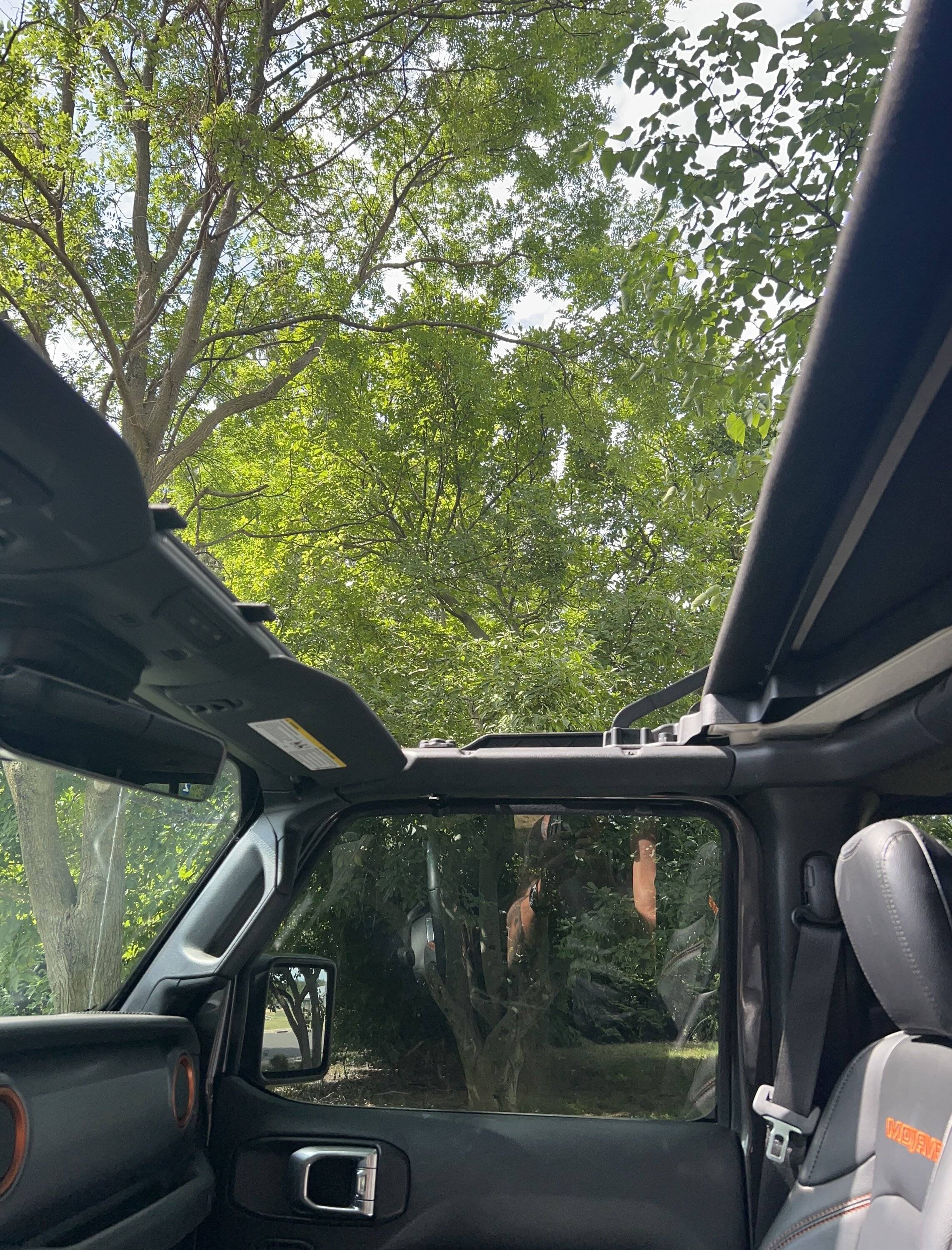 Jeep Gladiator Bestop Sunrider for Hardtop IMG_2259