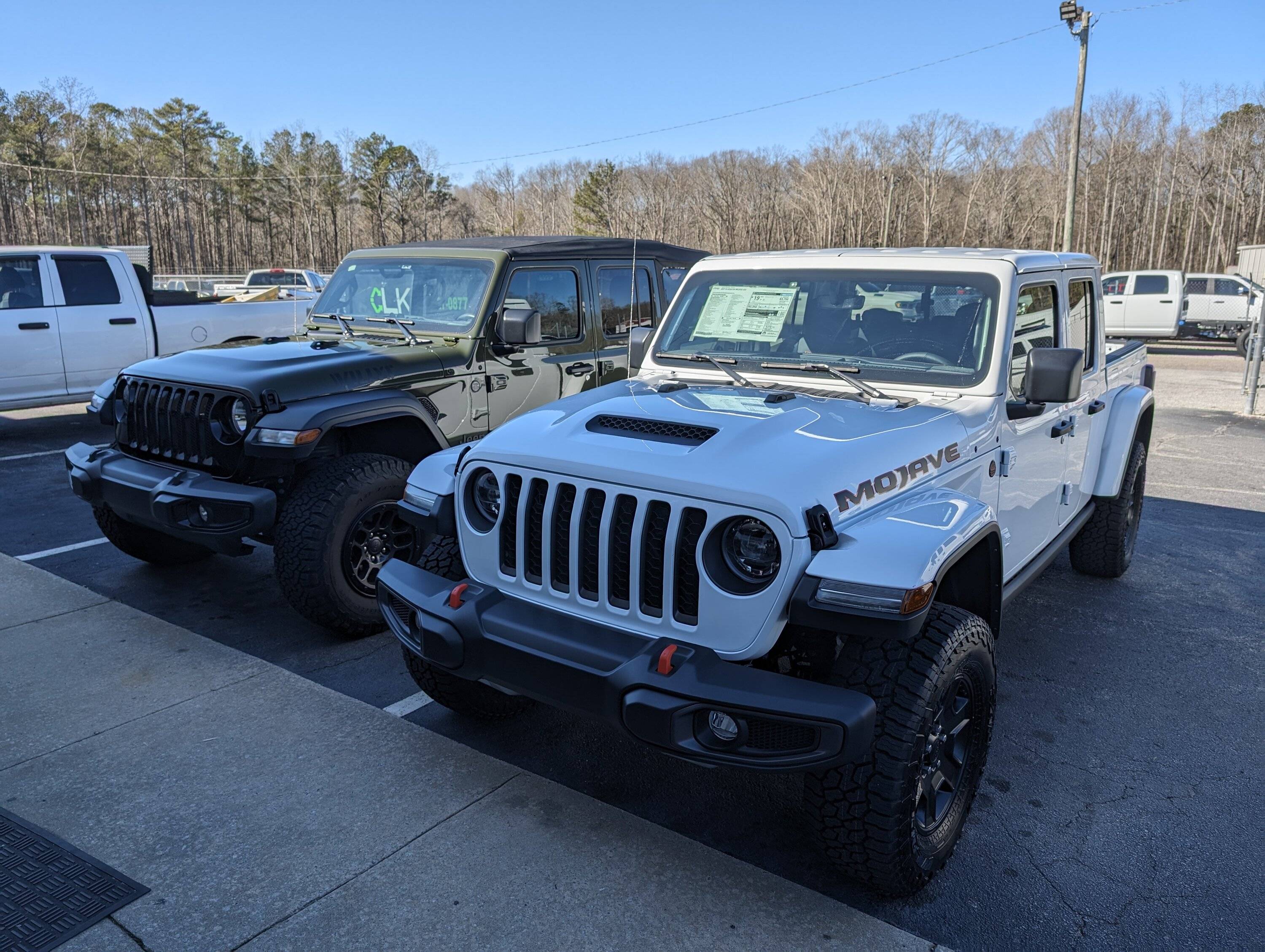 Jeep Gladiator My new Mojave 6 MT and some newbie questions PXL_20240130_182106460