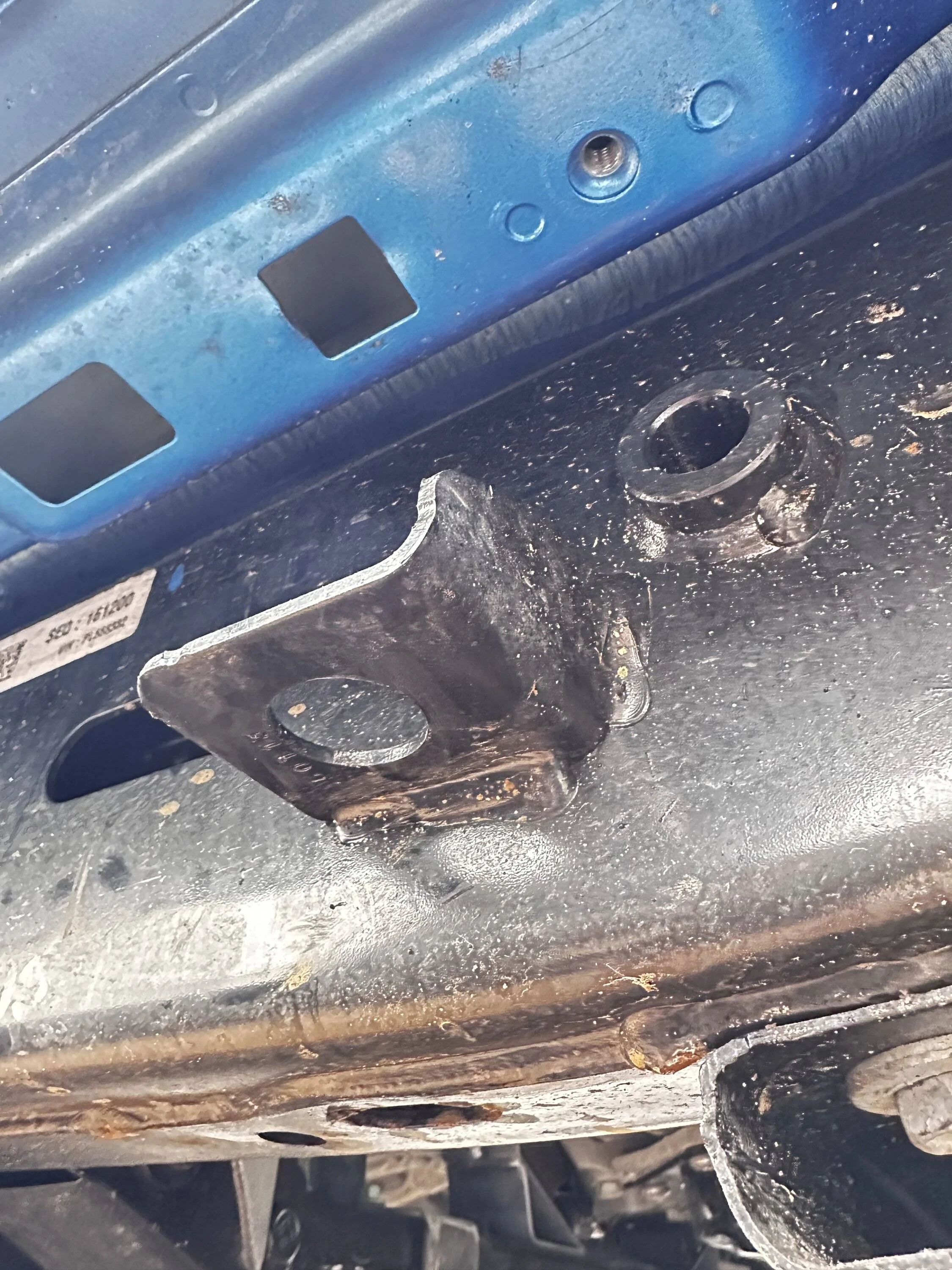 Jeep Gladiator What’s this bracket behind the safety bracket on passenger side frame? IMG_2234
