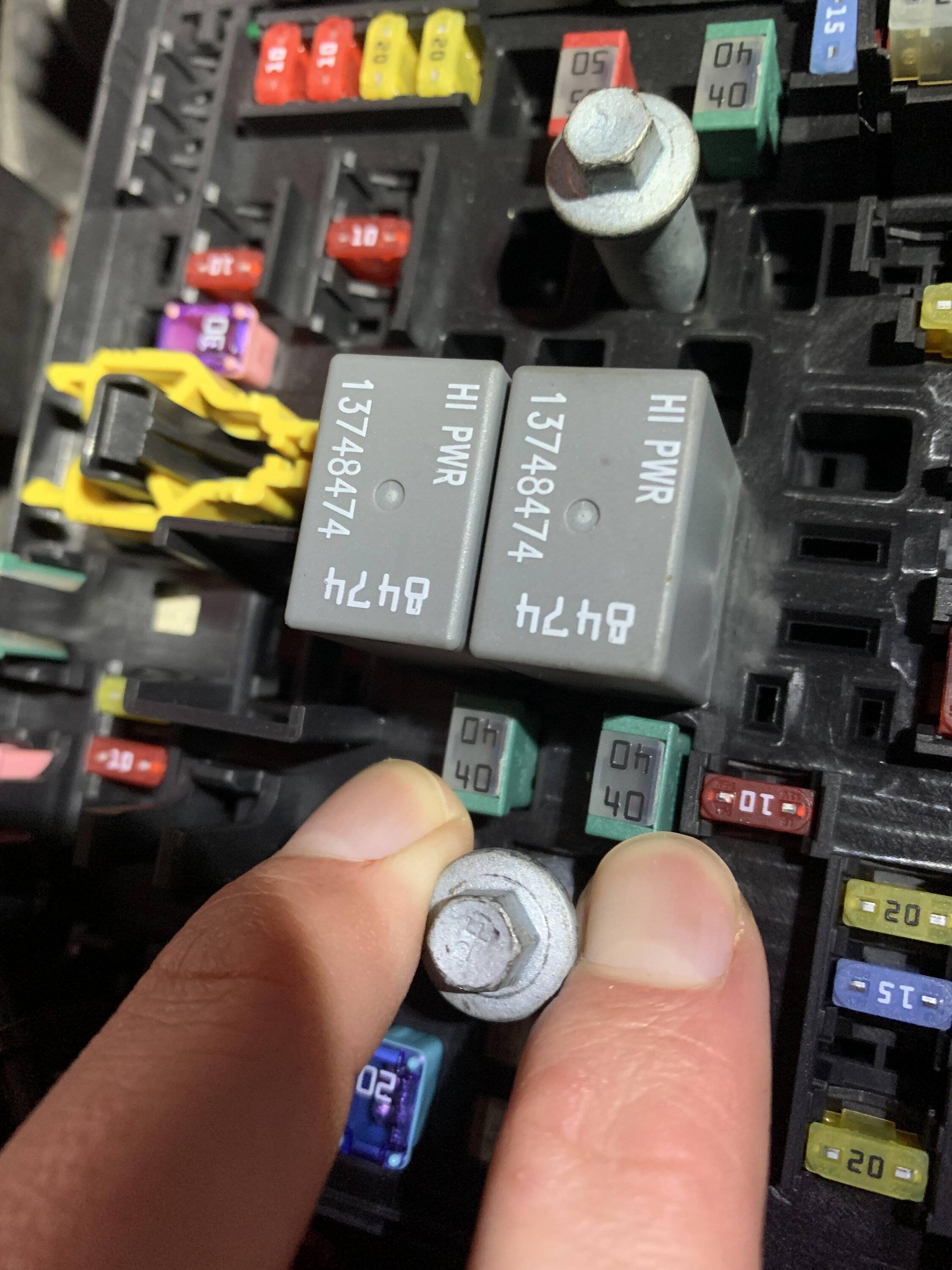 Jeep Gladiator aux switch fuse location 40a fuses