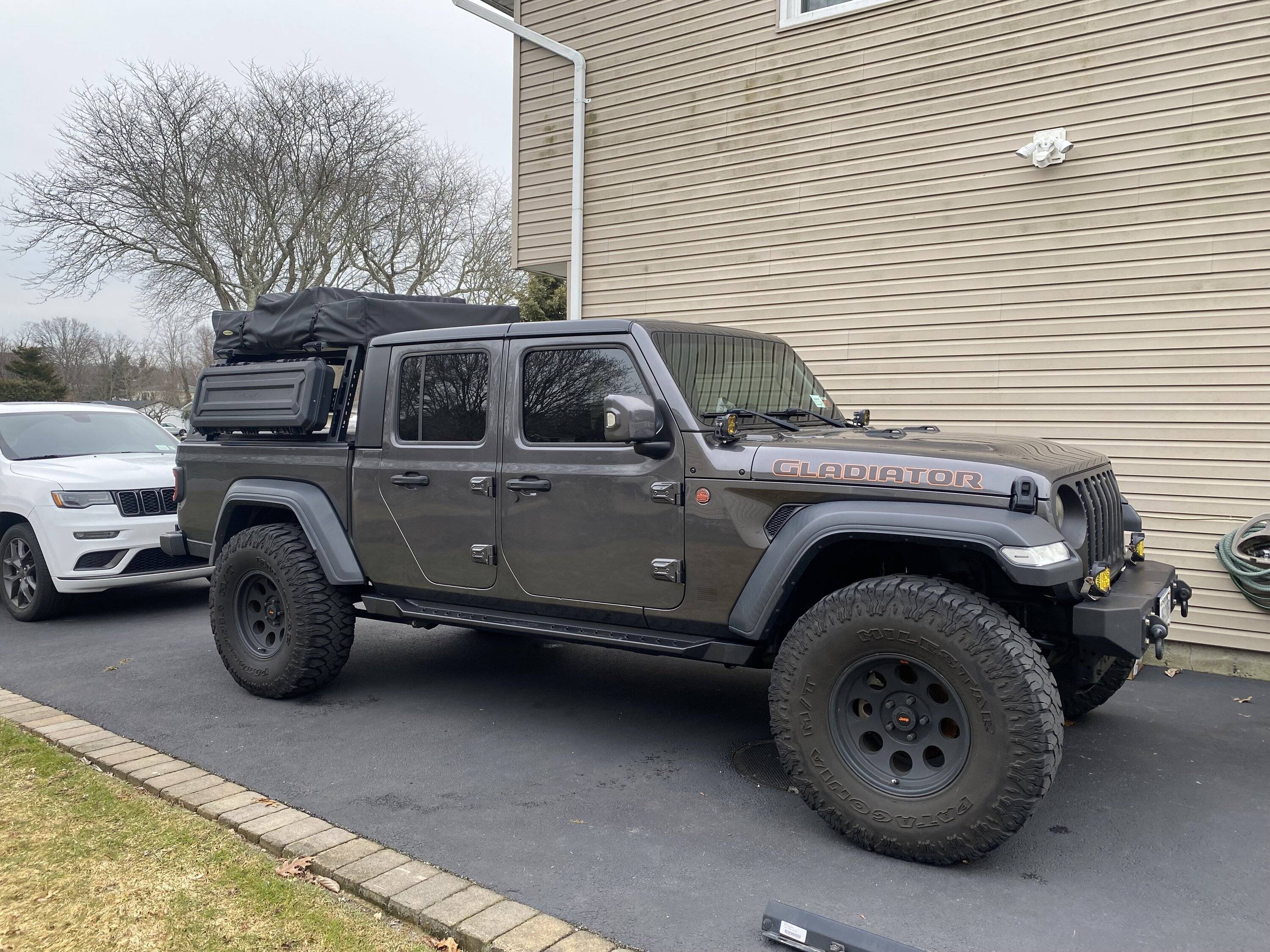 Jeep Gladiator Bestop Granite Series 60% Off Deal IMG_2081