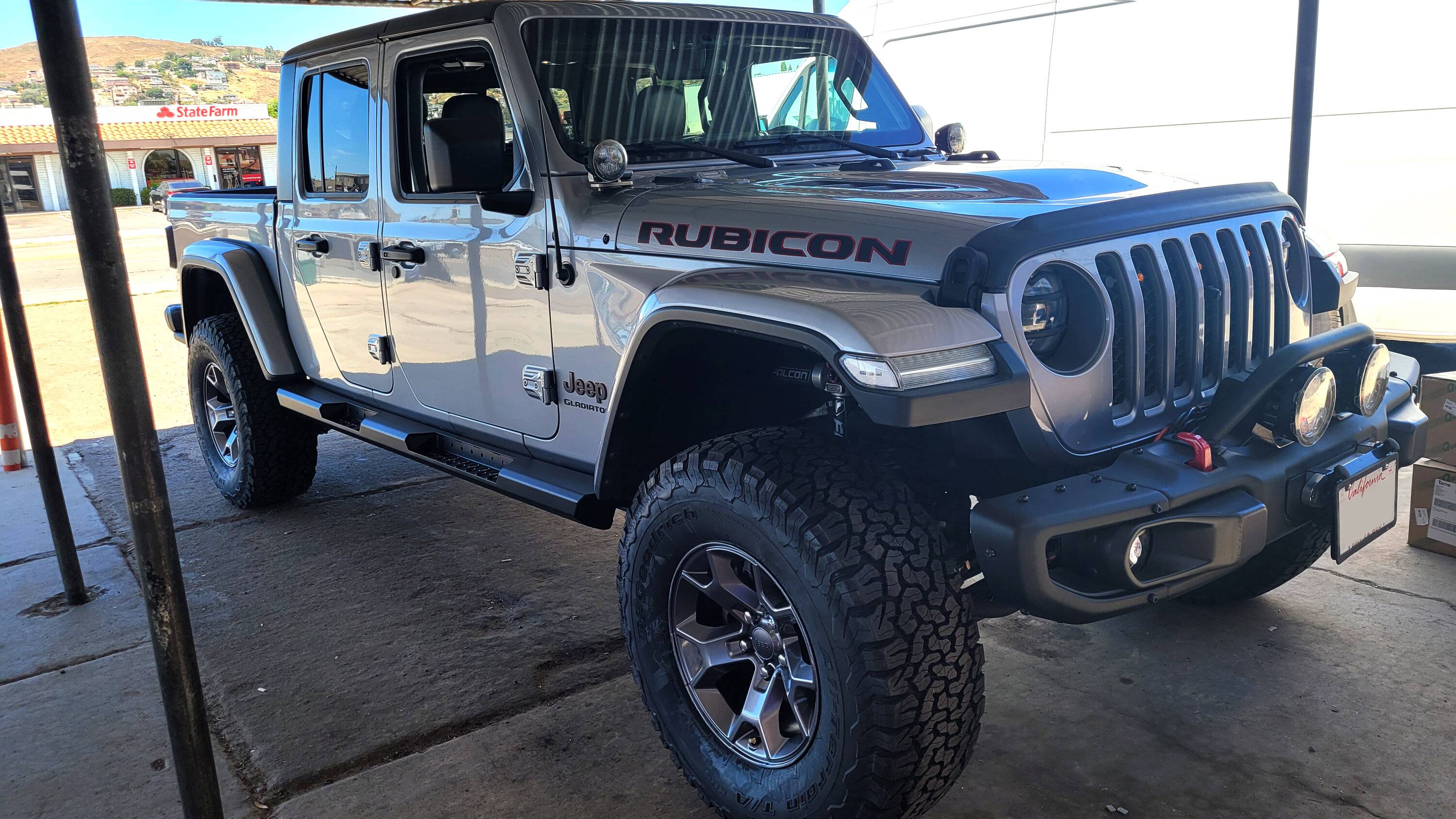 Jeep Gladiator Gladiators on Mopar 2" Lift Kit 20230712_144155