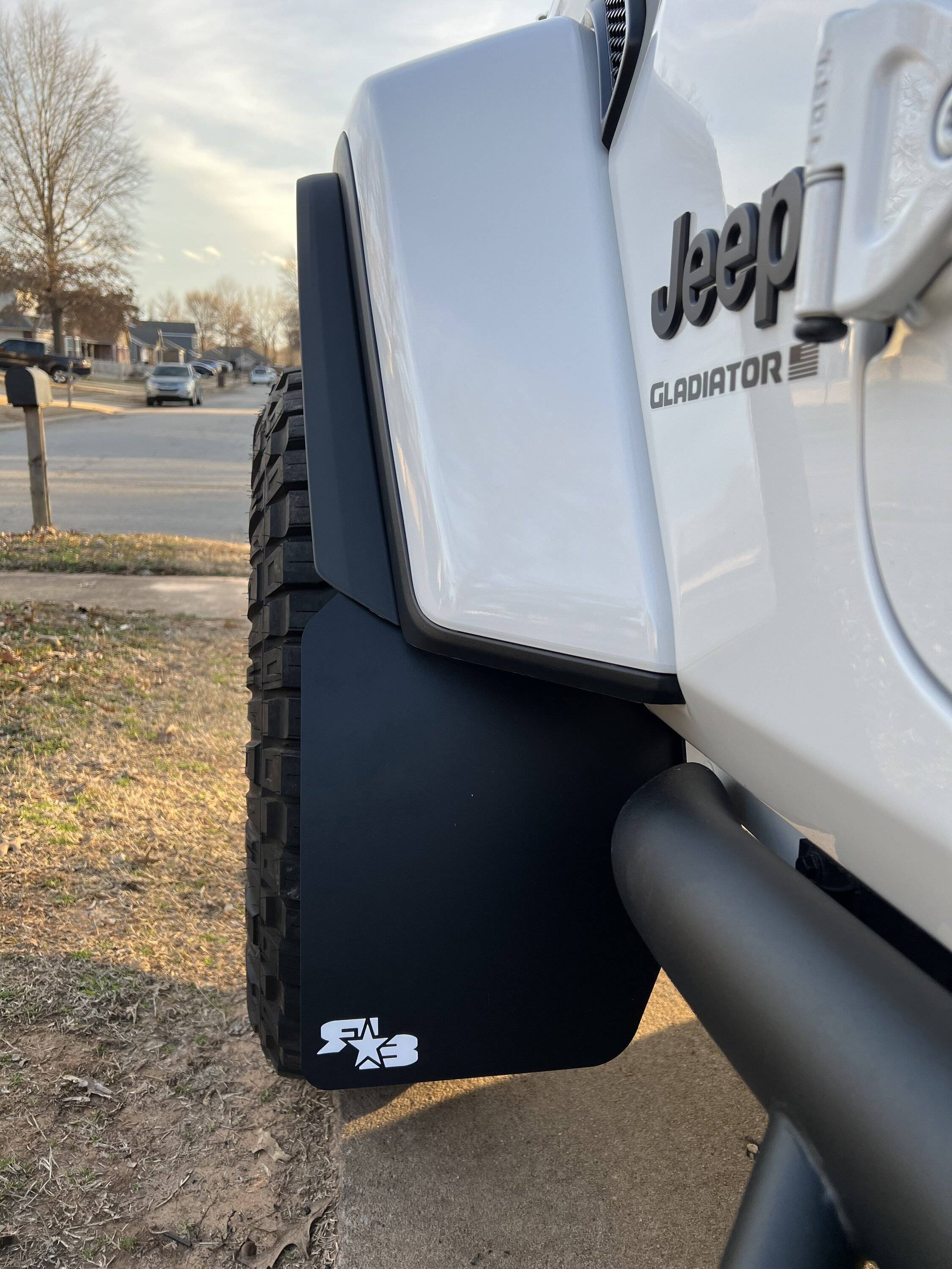 Jeep Gladiator New 23 White JTRD owner IMG_2629