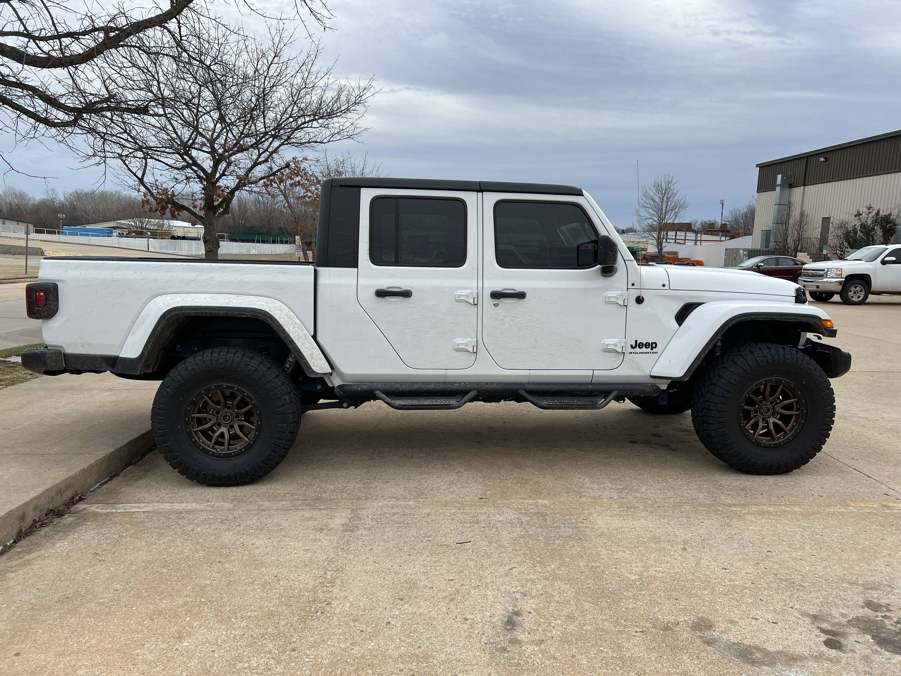 Jeep Gladiator Gladiators on Mopar 2" Lift Kit IMG_2627