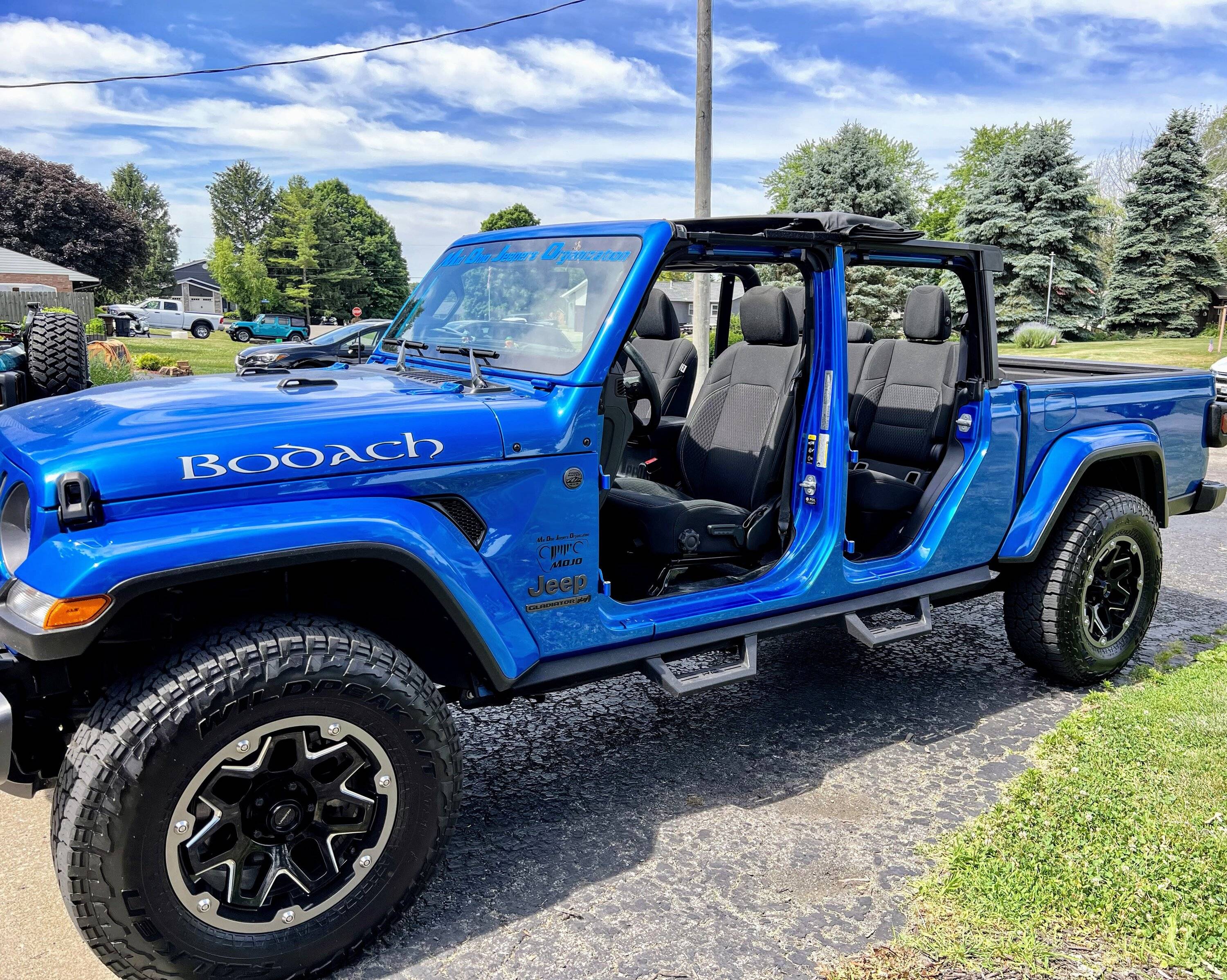 Jeep Gladiator Soft top with the latches? IMG_4440~2