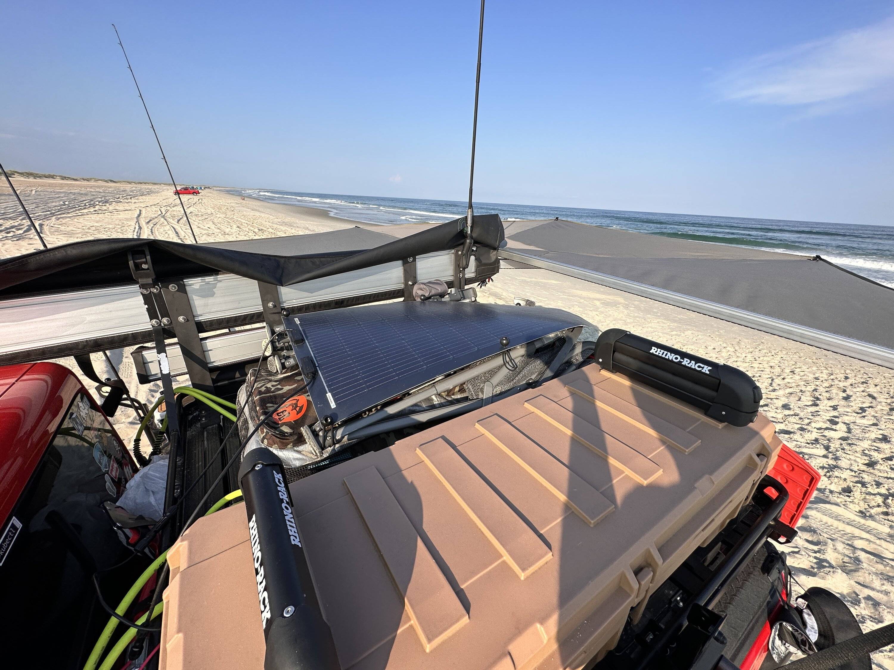 Jeep Gladiator Solar Panel on Roof Rack IMG_2064