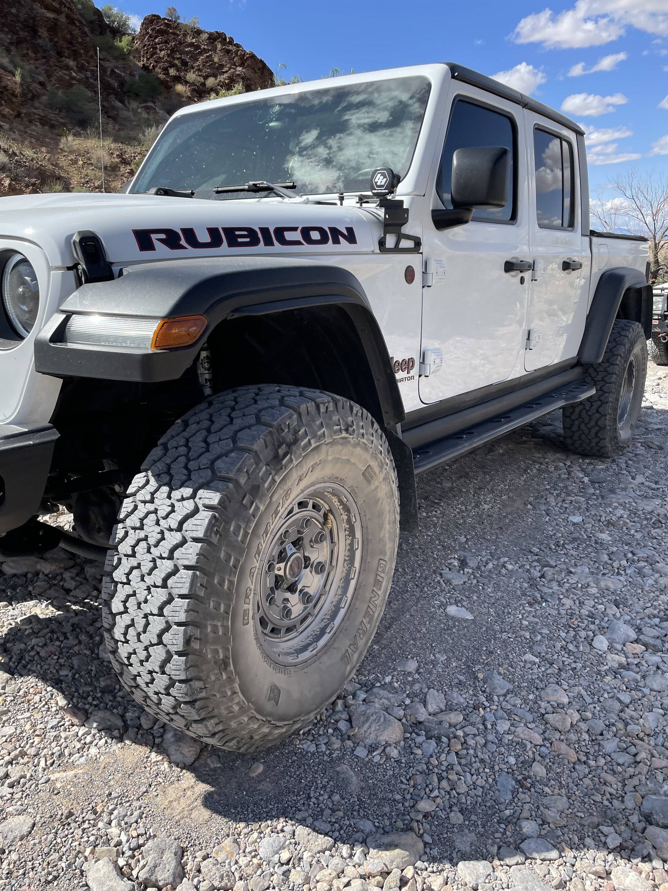 Jeep Gladiator Looking for recommendations on rock sliders IMG_0177